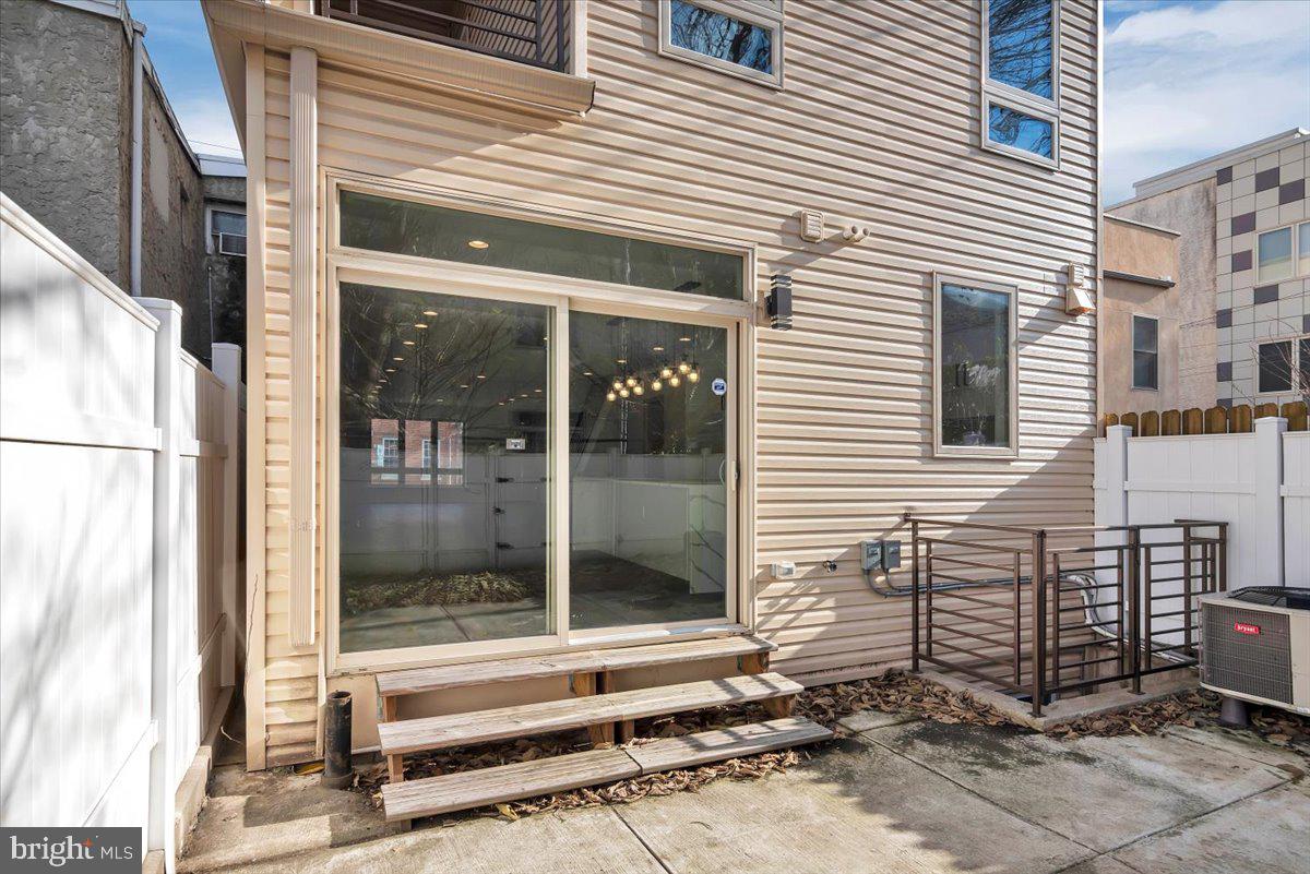 POINT BREEZE - Residential