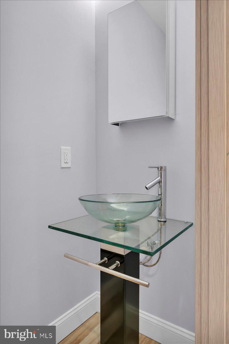 POINT BREEZE - Residential