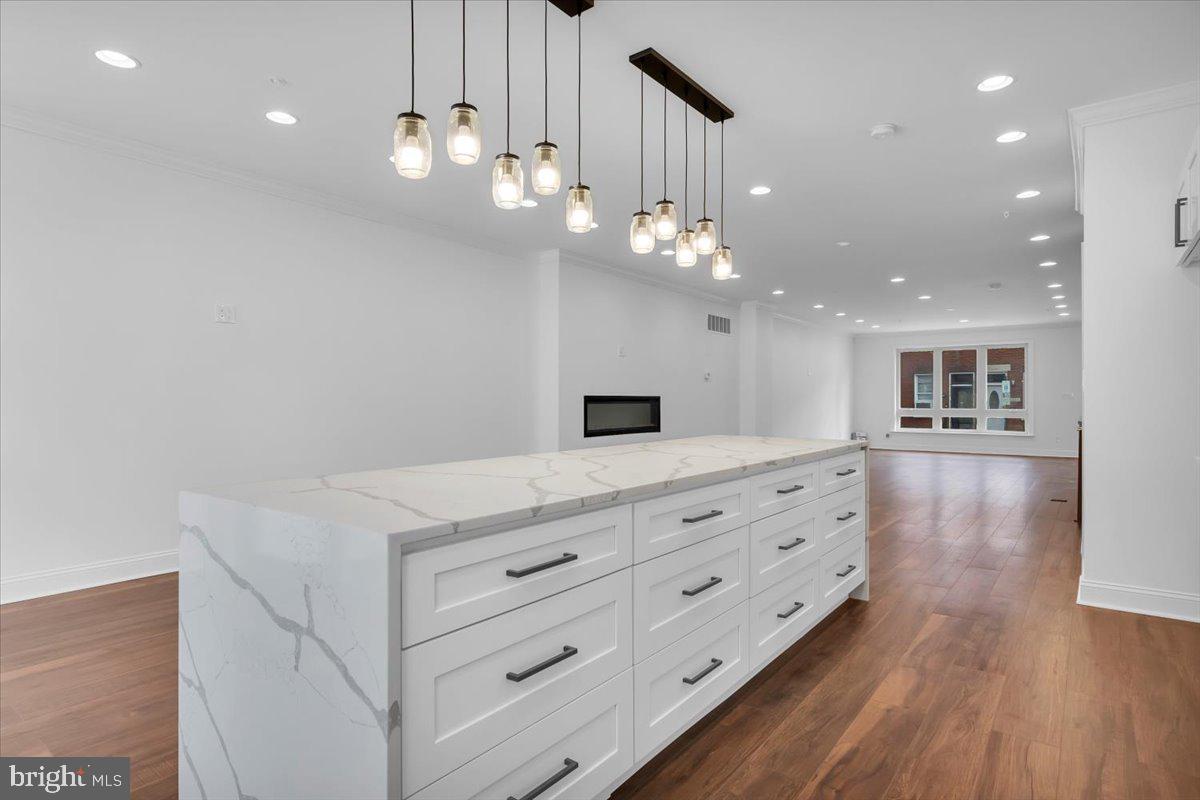 POINT BREEZE - Residential