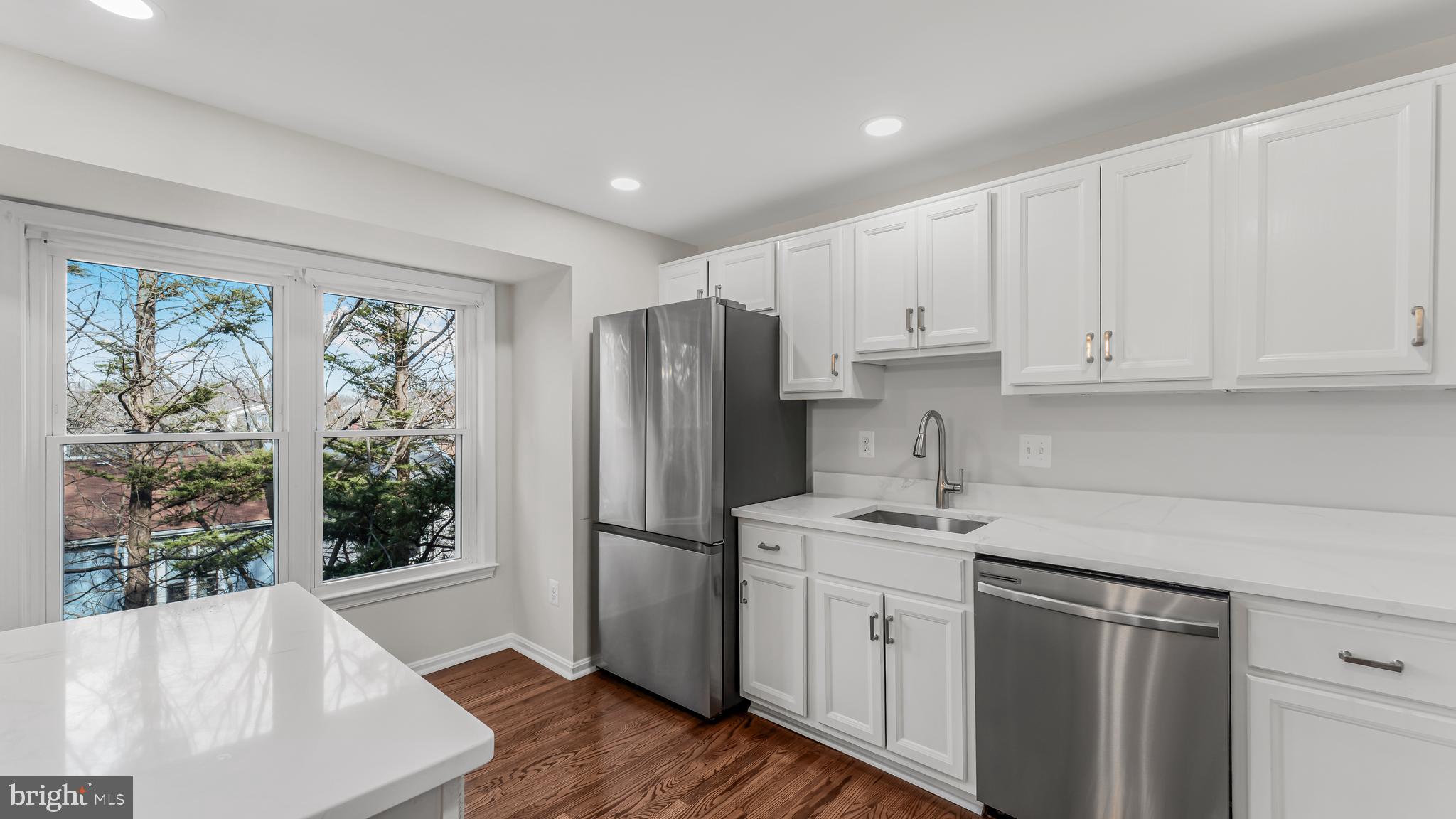 6474 BRICKLEIGH COURT