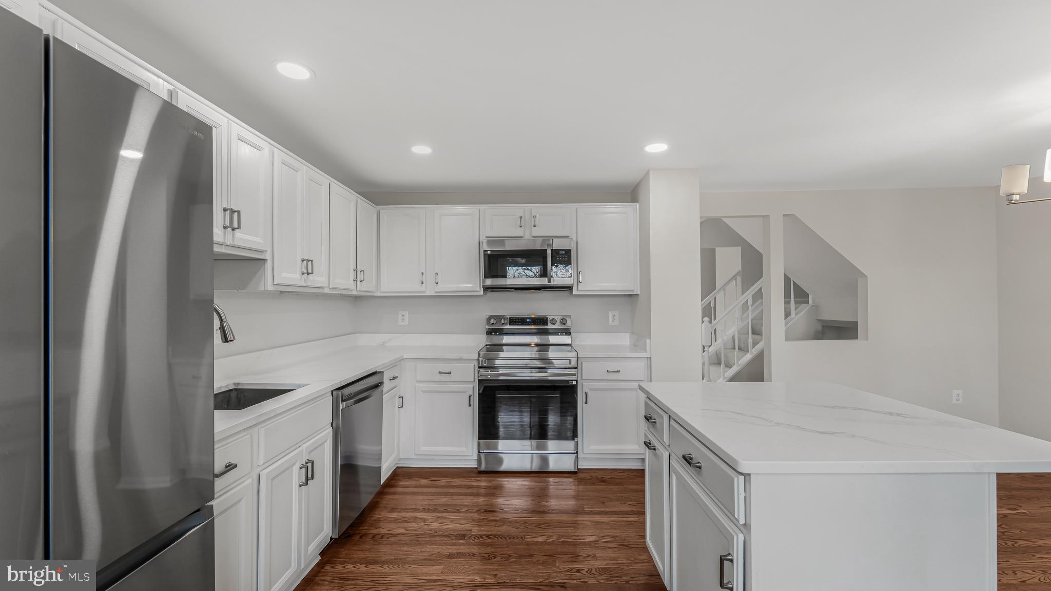 6474 BRICKLEIGH COURT