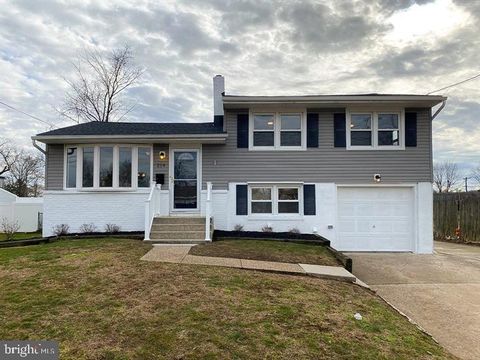 Homes For Sale - 214 Hendrickson Avenue<br/> BEVERLY, NJ 08010