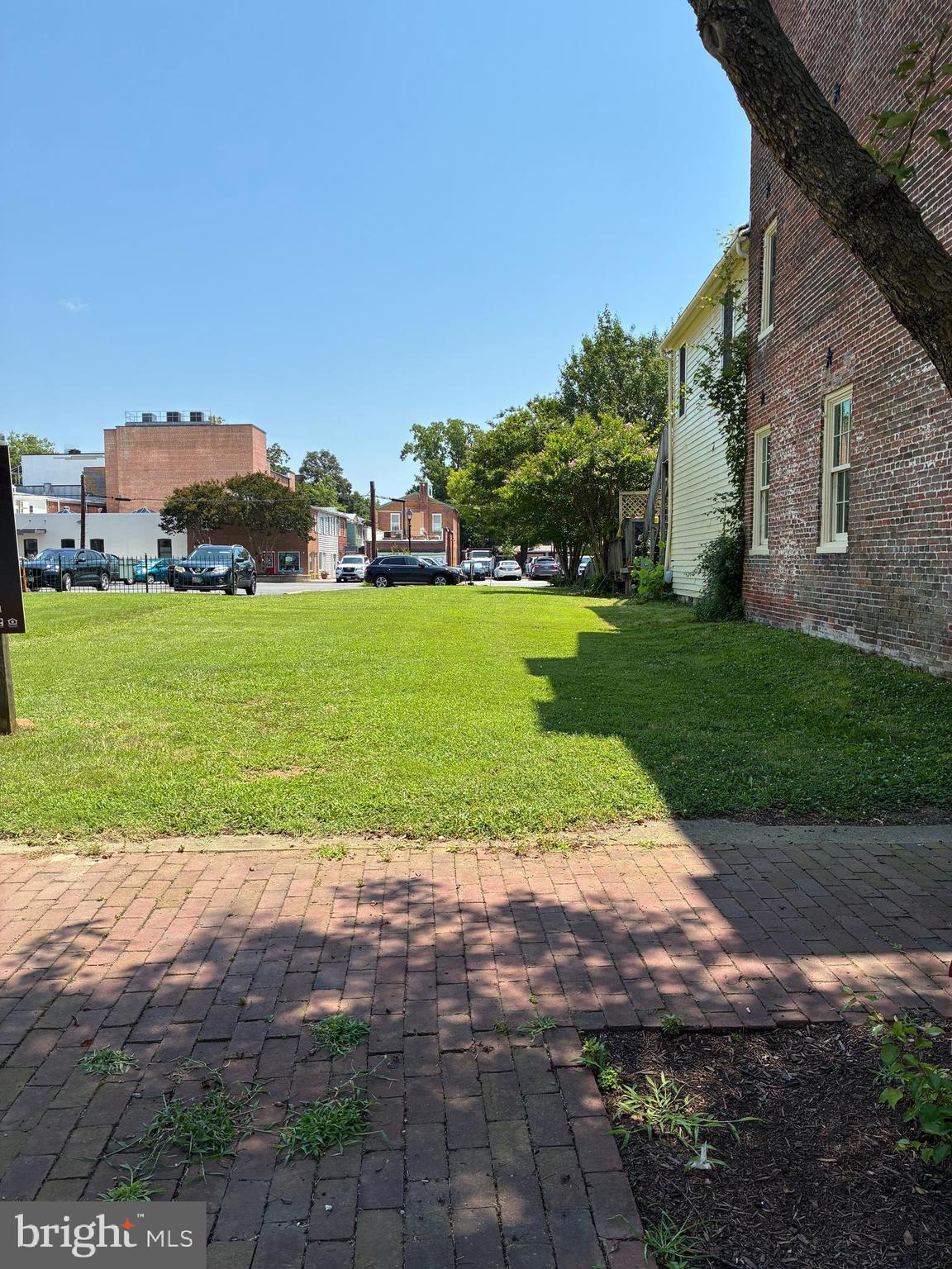 7,422 square foot lot zoned Commercial Business