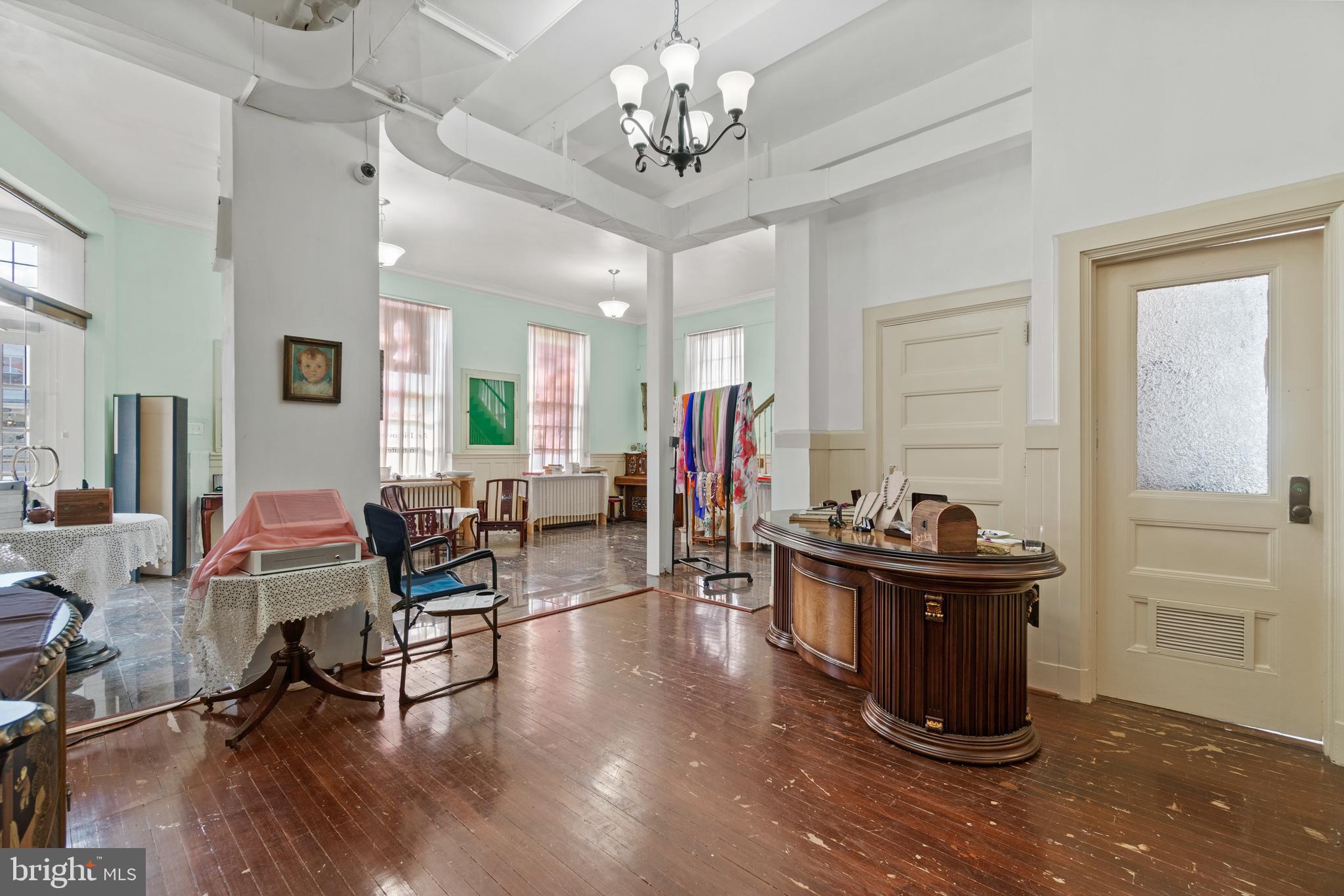 OLD TOWN - Commercial Lease