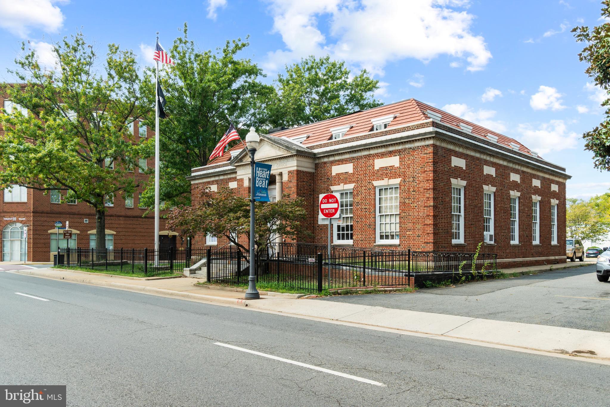 OLD TOWN - Commercial Lease