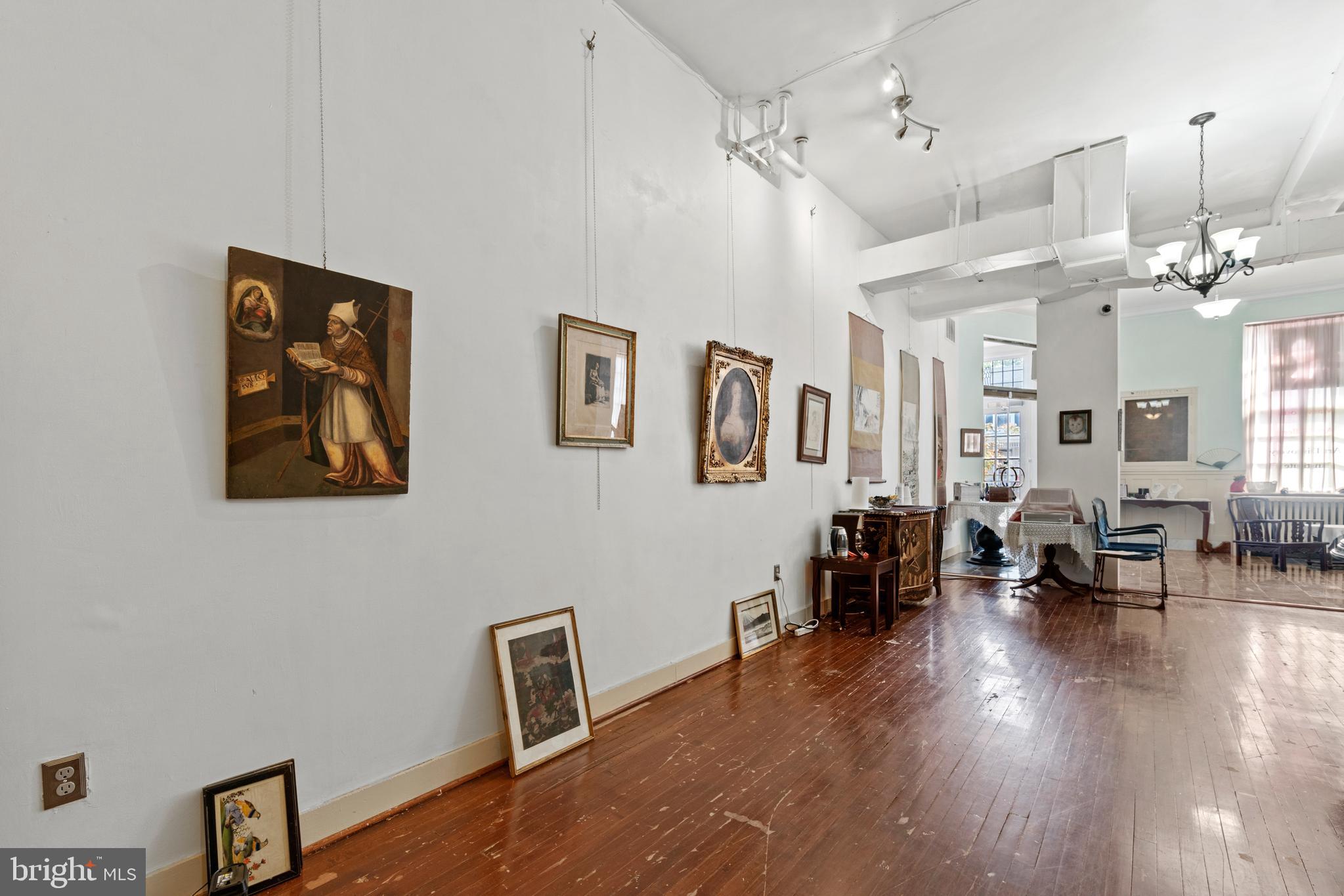 OLD TOWN - Commercial Lease