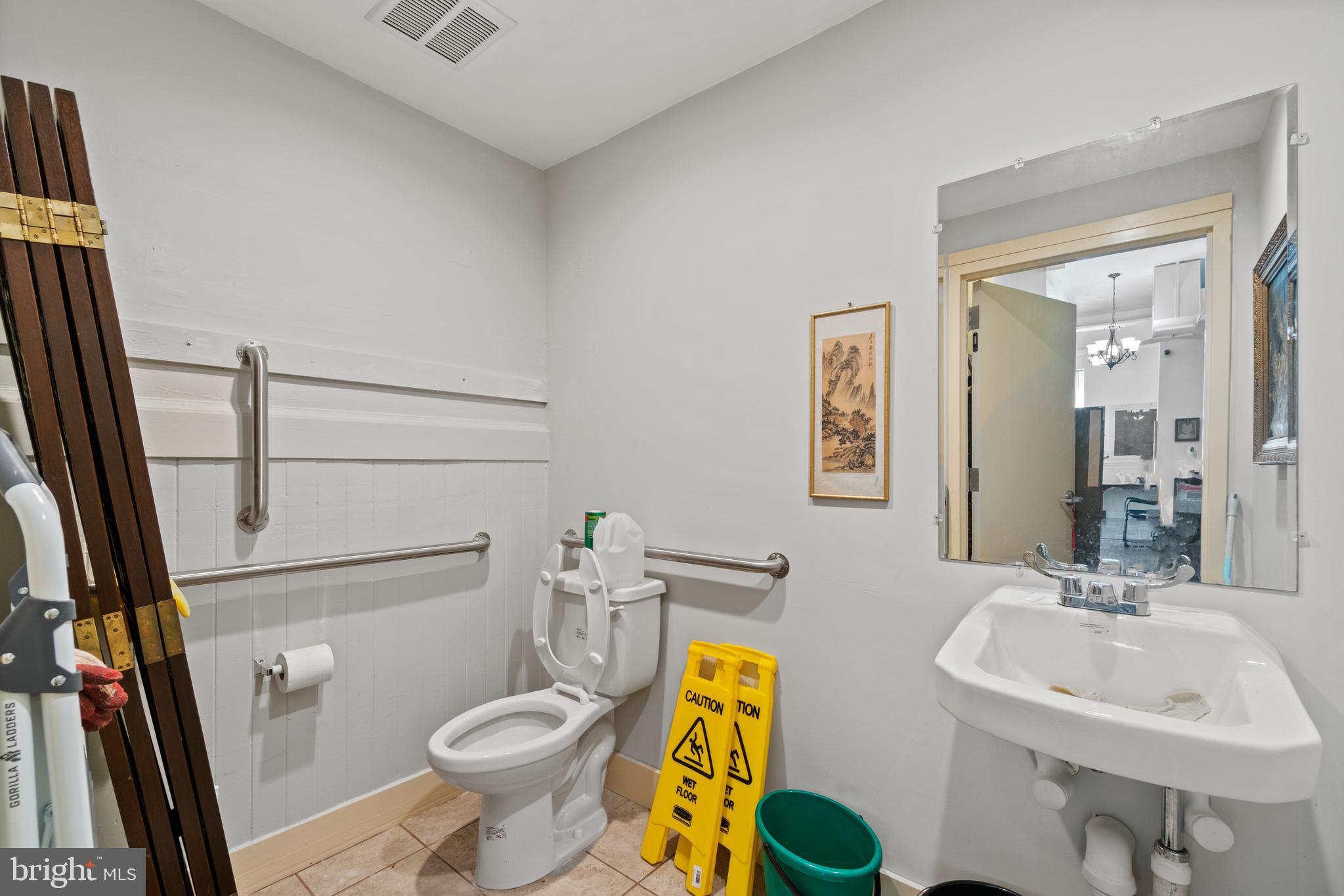 OLD TOWN - Commercial Lease