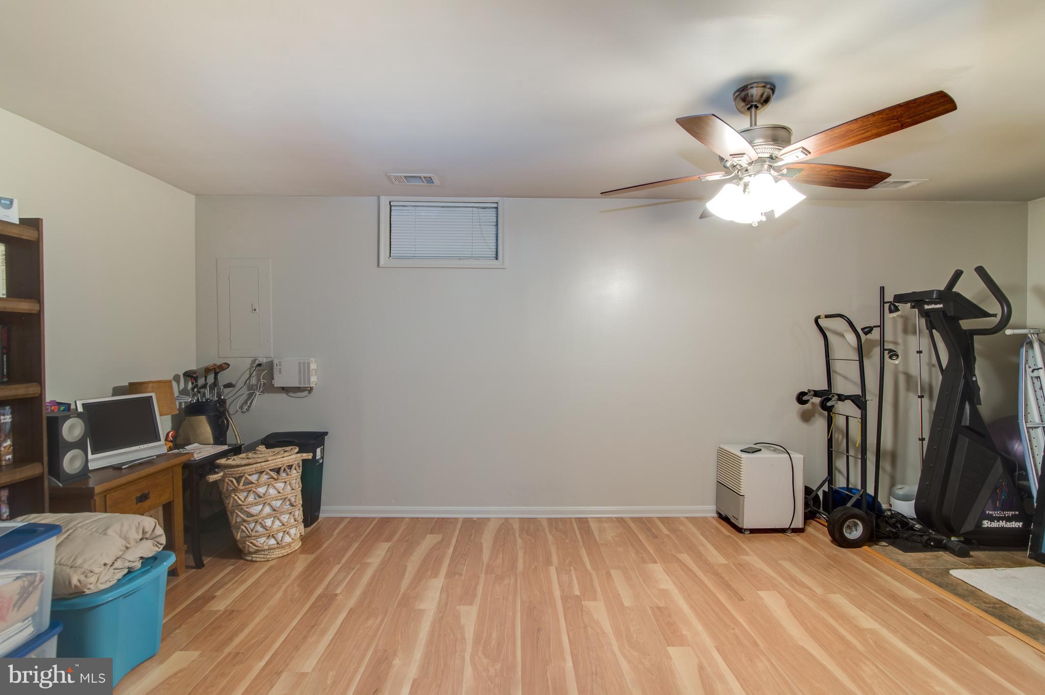 CIRCLE WOODS - Residential