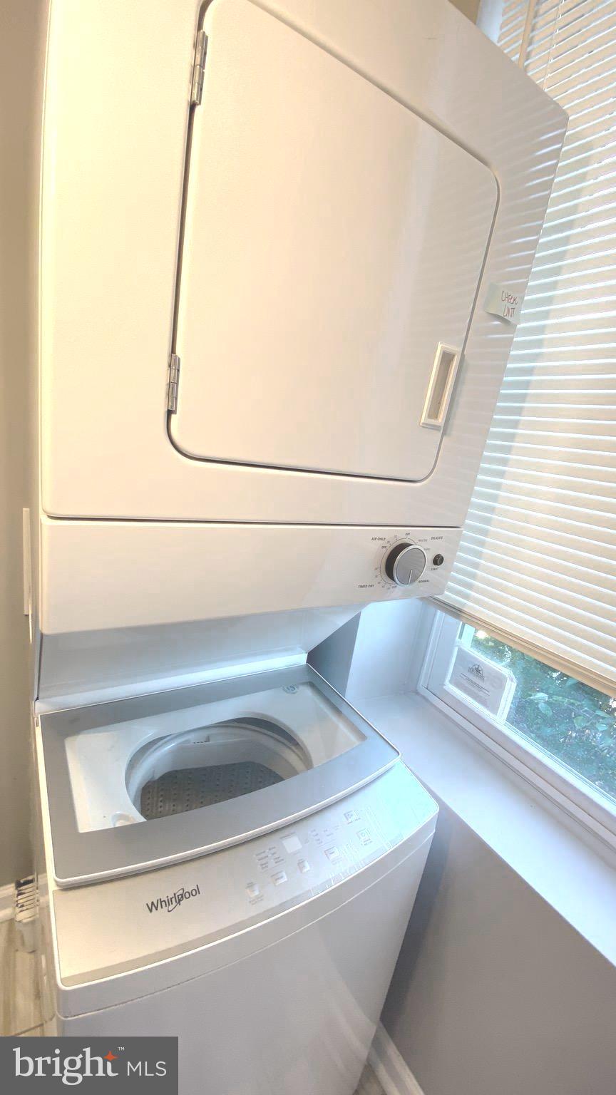 UNIVERSITY CITY - Residential Lease