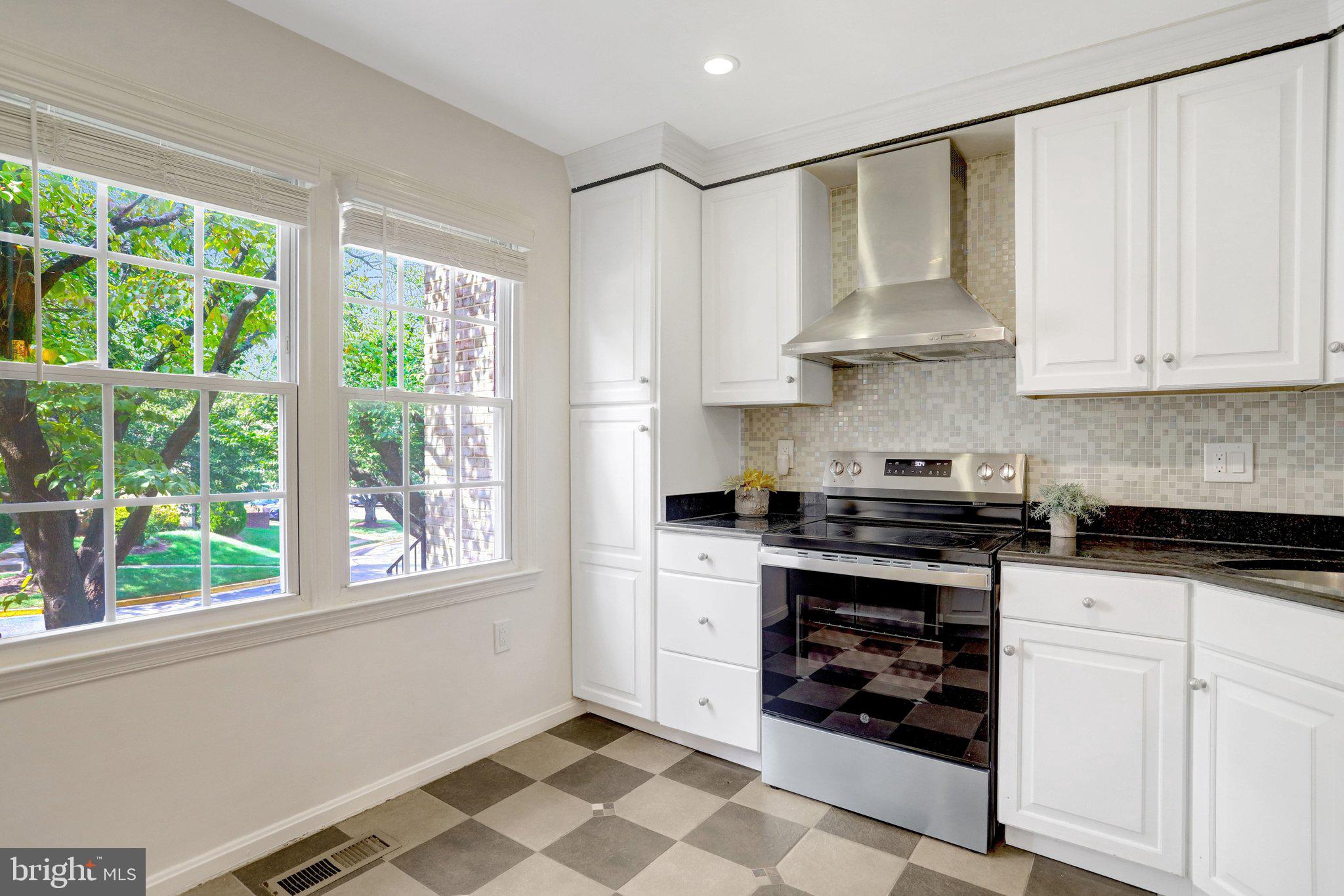 4356 GREENBERRY LANE