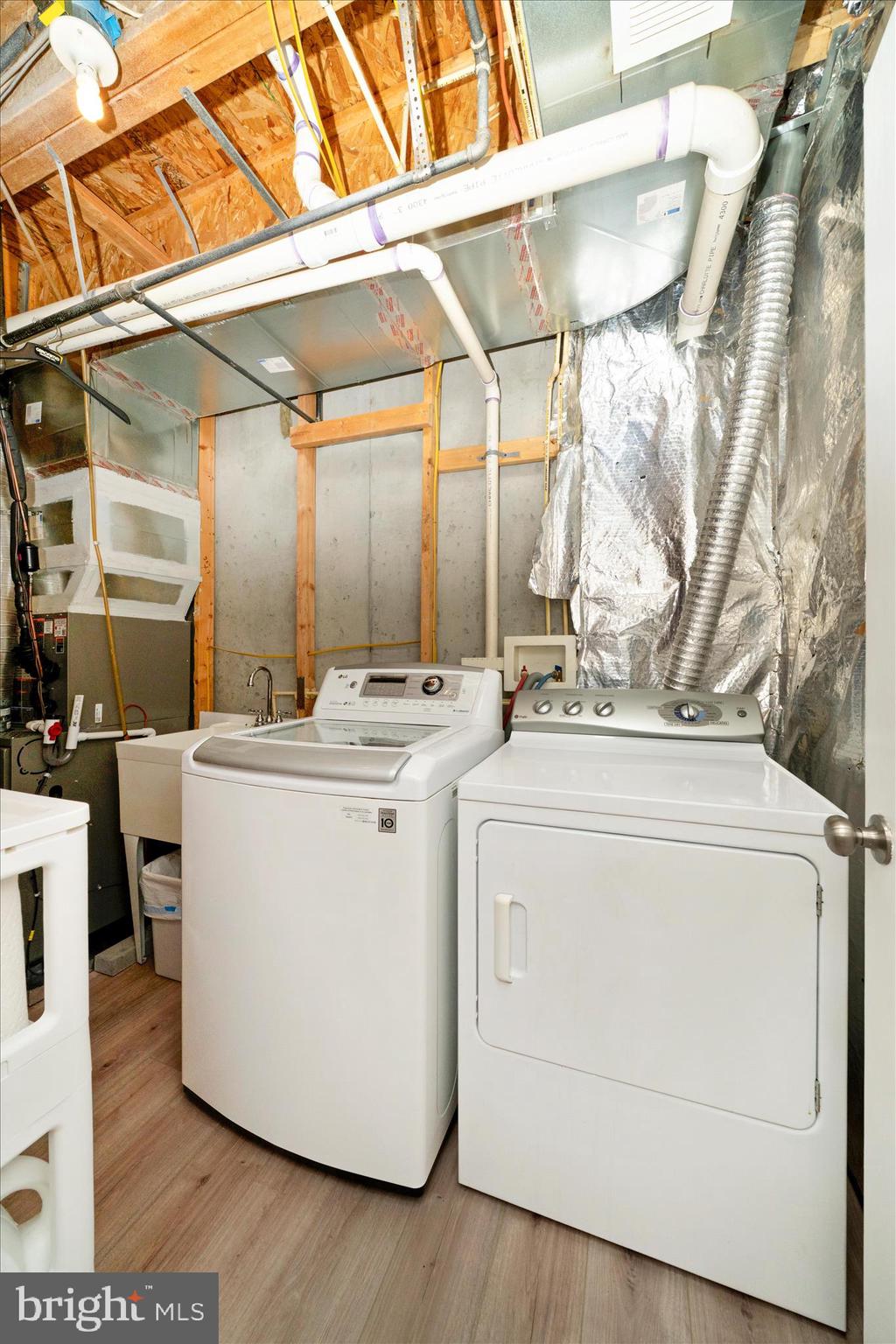 MAGRUDERS OVERLOOK - Residential