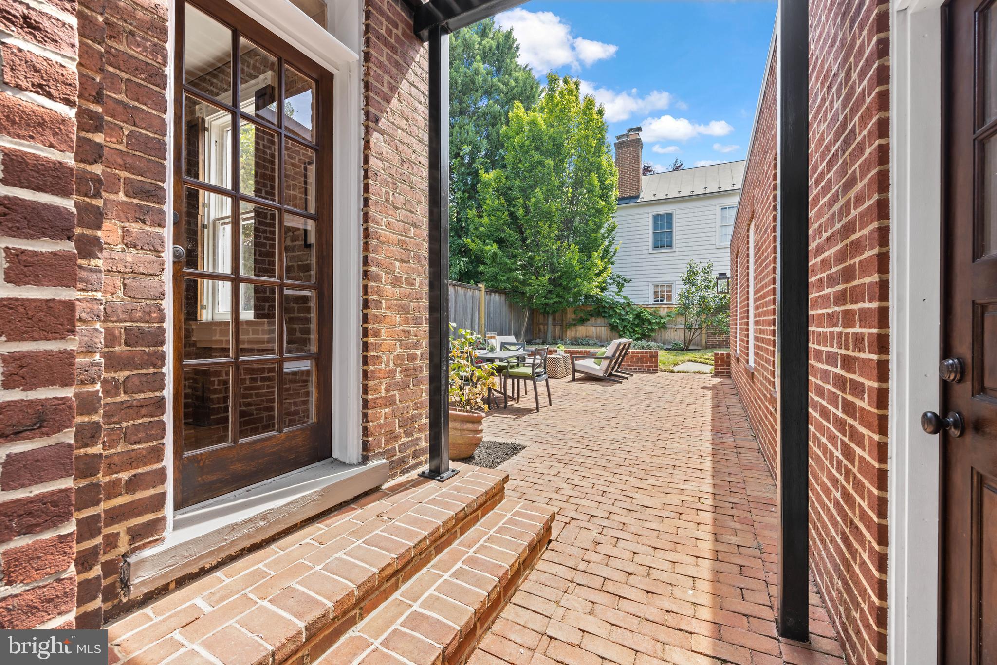 OLD TOWN ALEXANDRIA - Residential