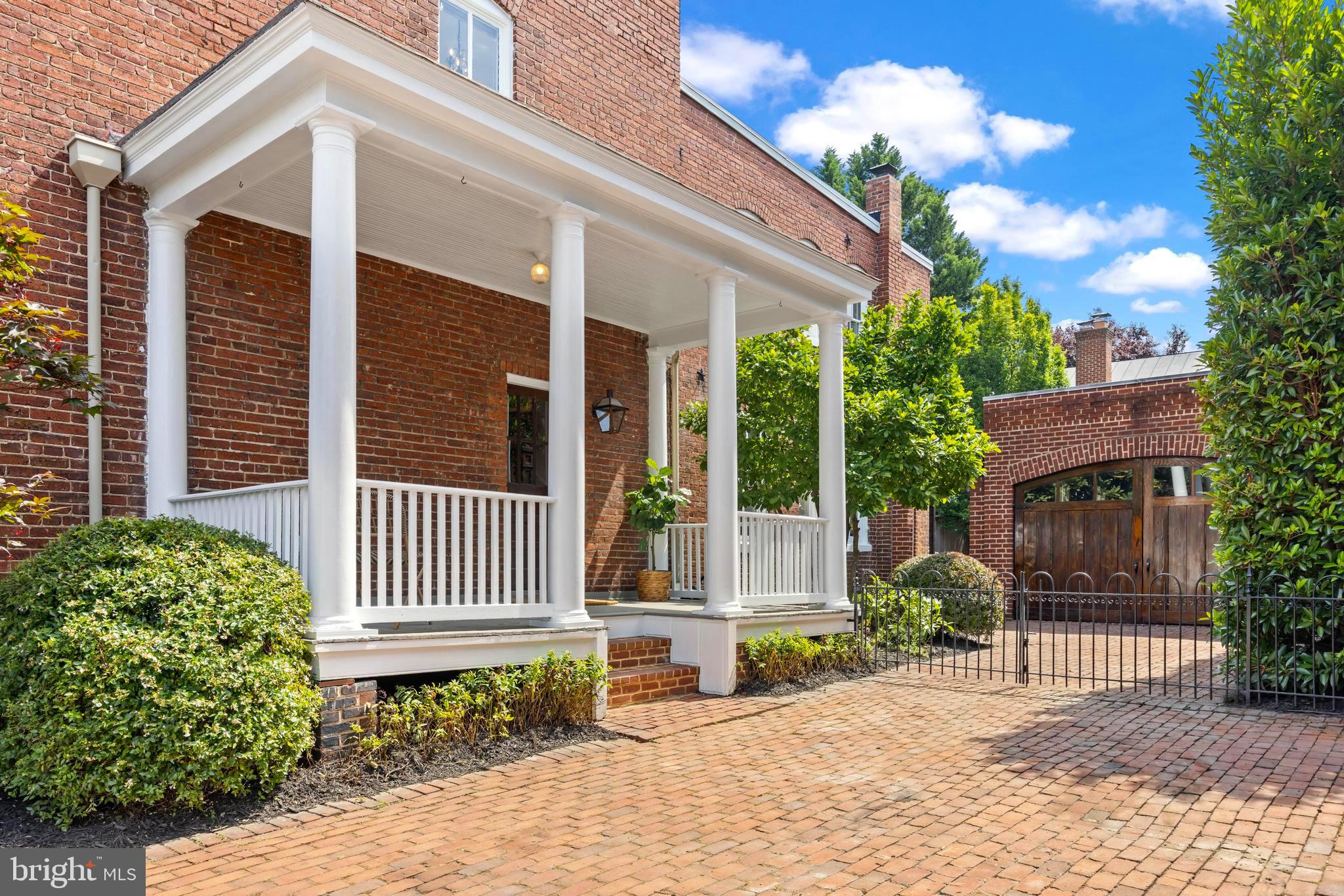 OLD TOWN ALEXANDRIA - Residential