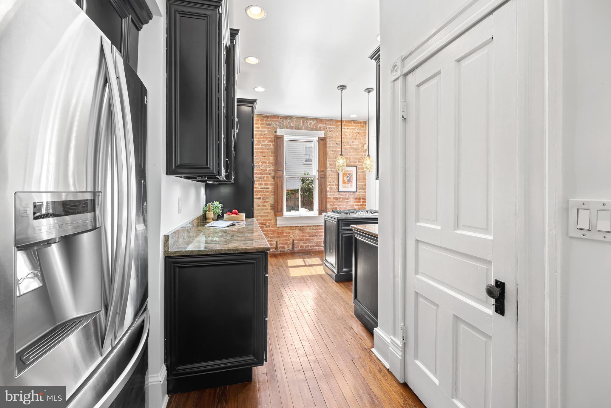 OLD TOWN ALEXANDRIA - Residential