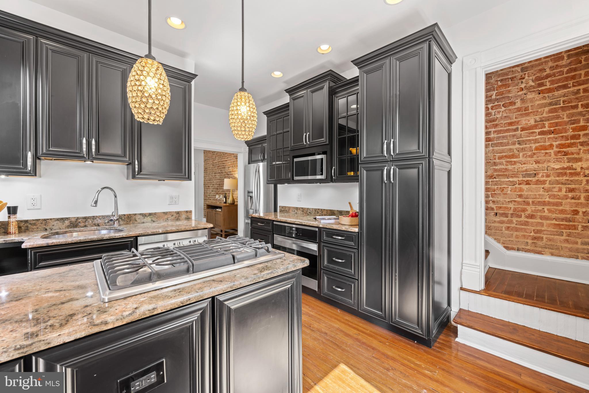 OLD TOWN ALEXANDRIA - Residential