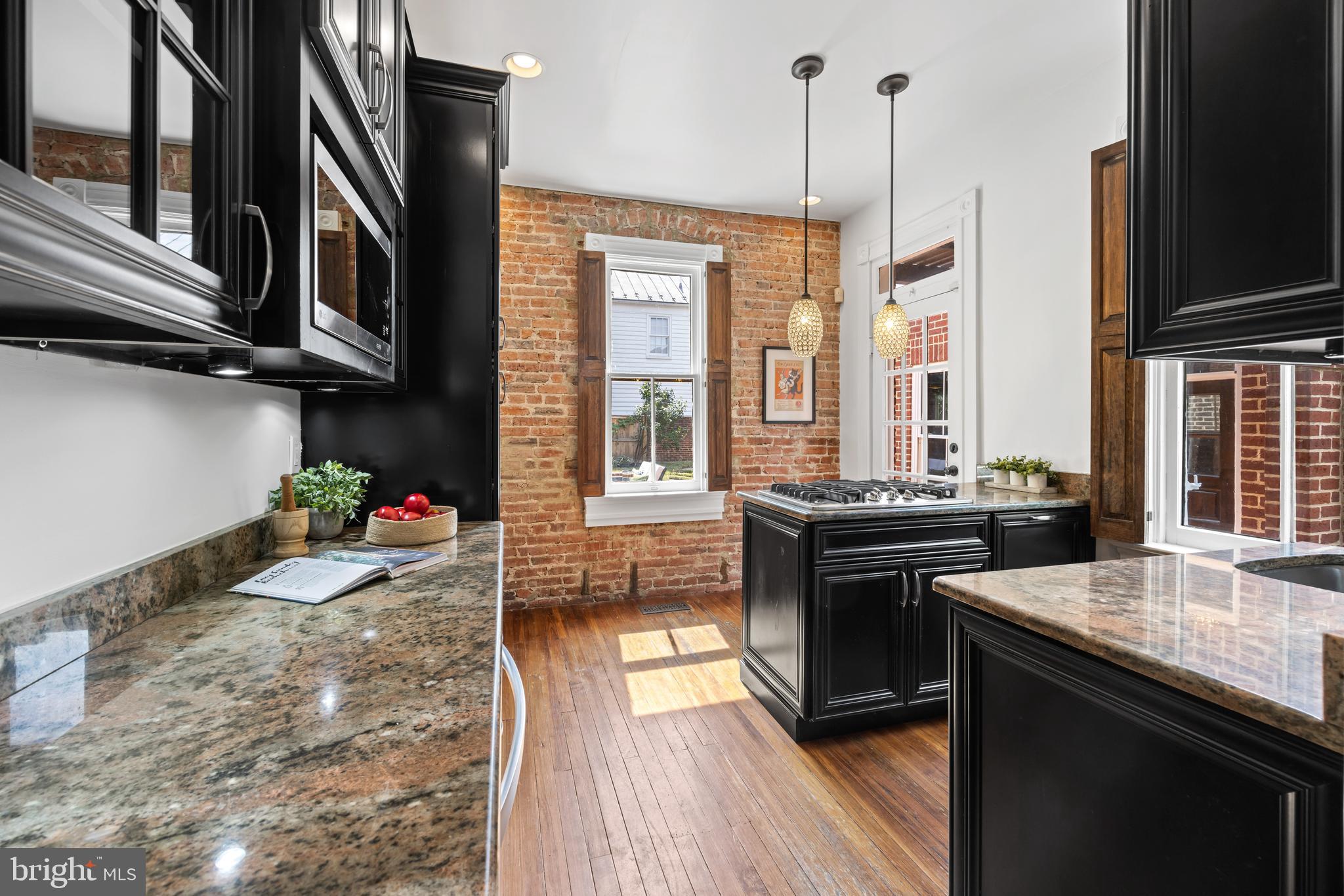 OLD TOWN ALEXANDRIA - Residential