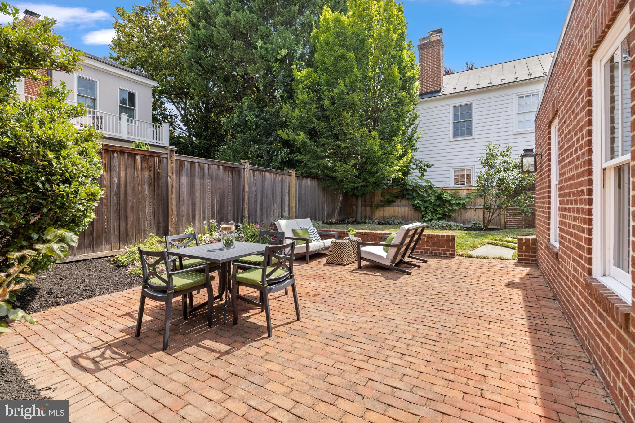 OLD TOWN ALEXANDRIA - Residential