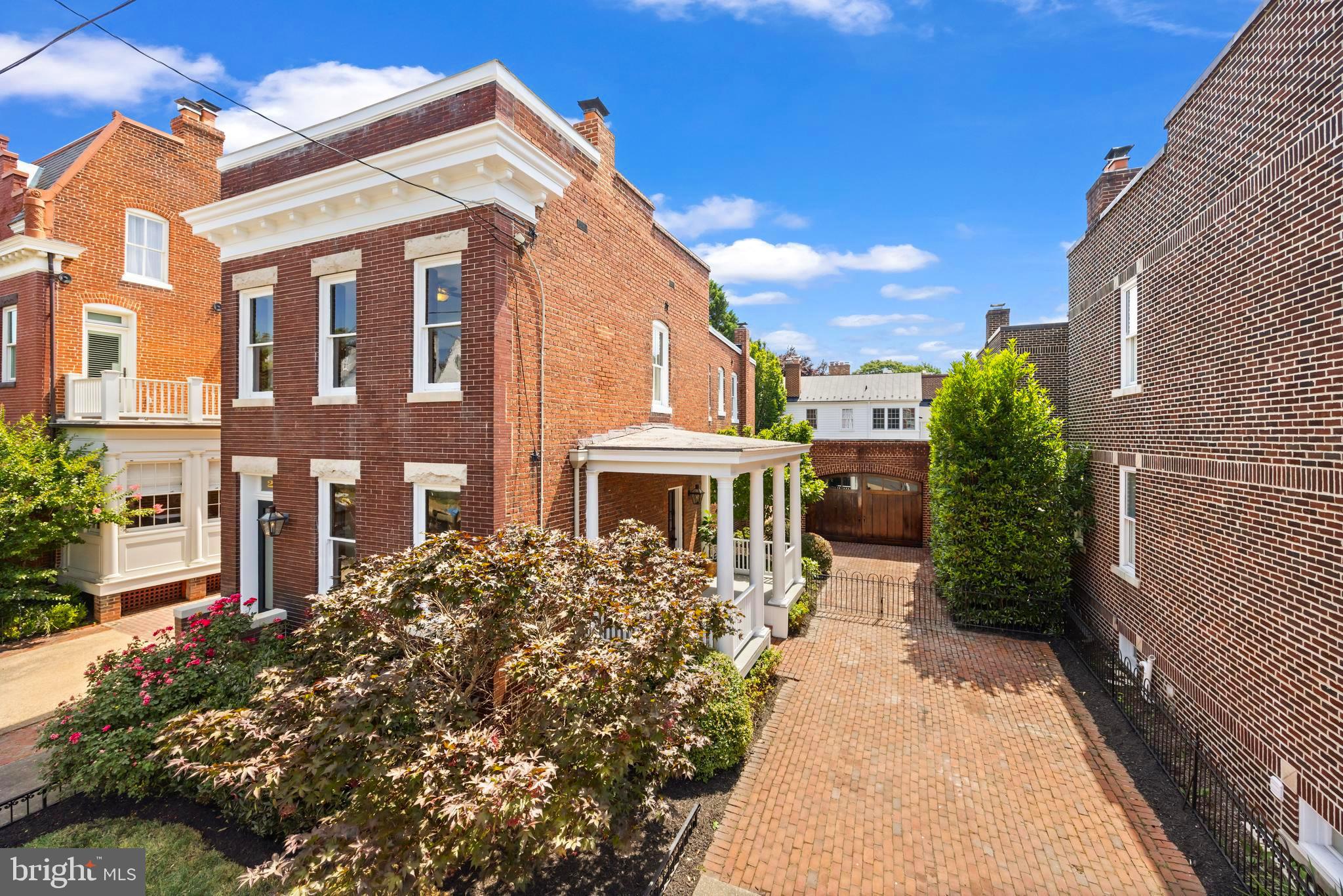 OLD TOWN ALEXANDRIA - Residential