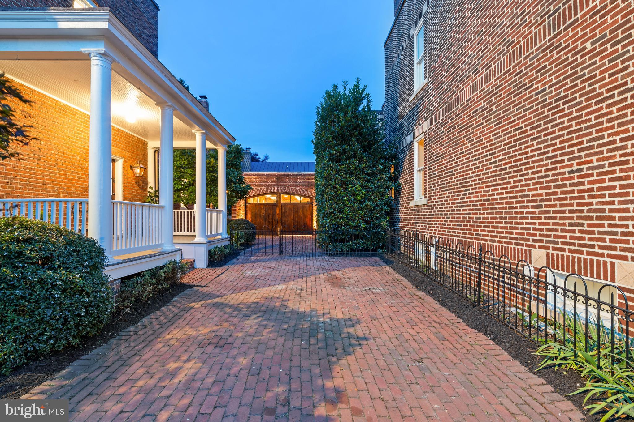 OLD TOWN ALEXANDRIA - Residential