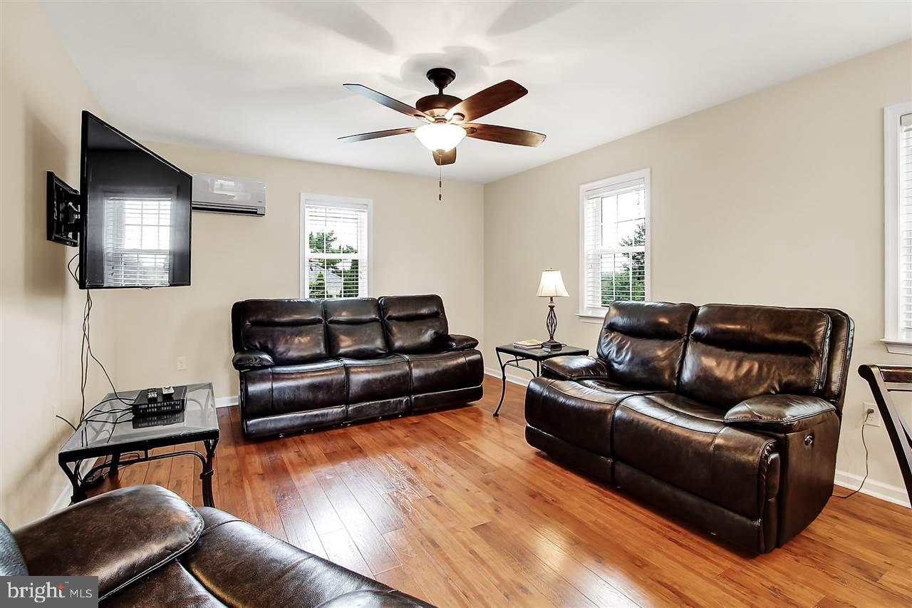 LEXINGTON MEADOWS - Residential