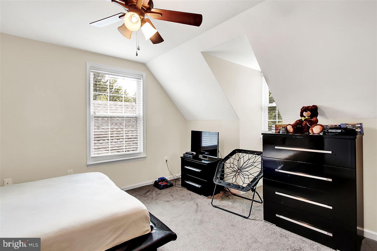 LEXINGTON MEADOWS - Residential