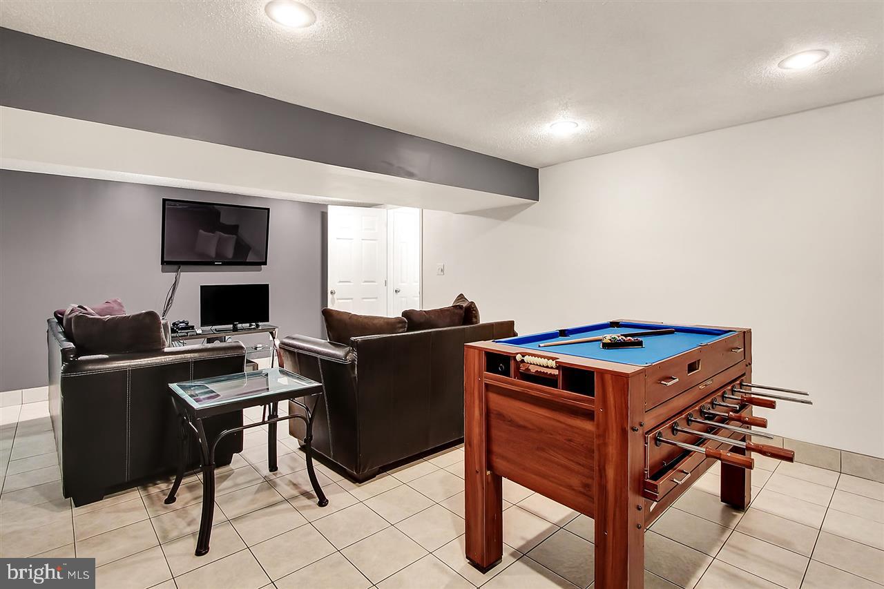 LEXINGTON MEADOWS - Residential