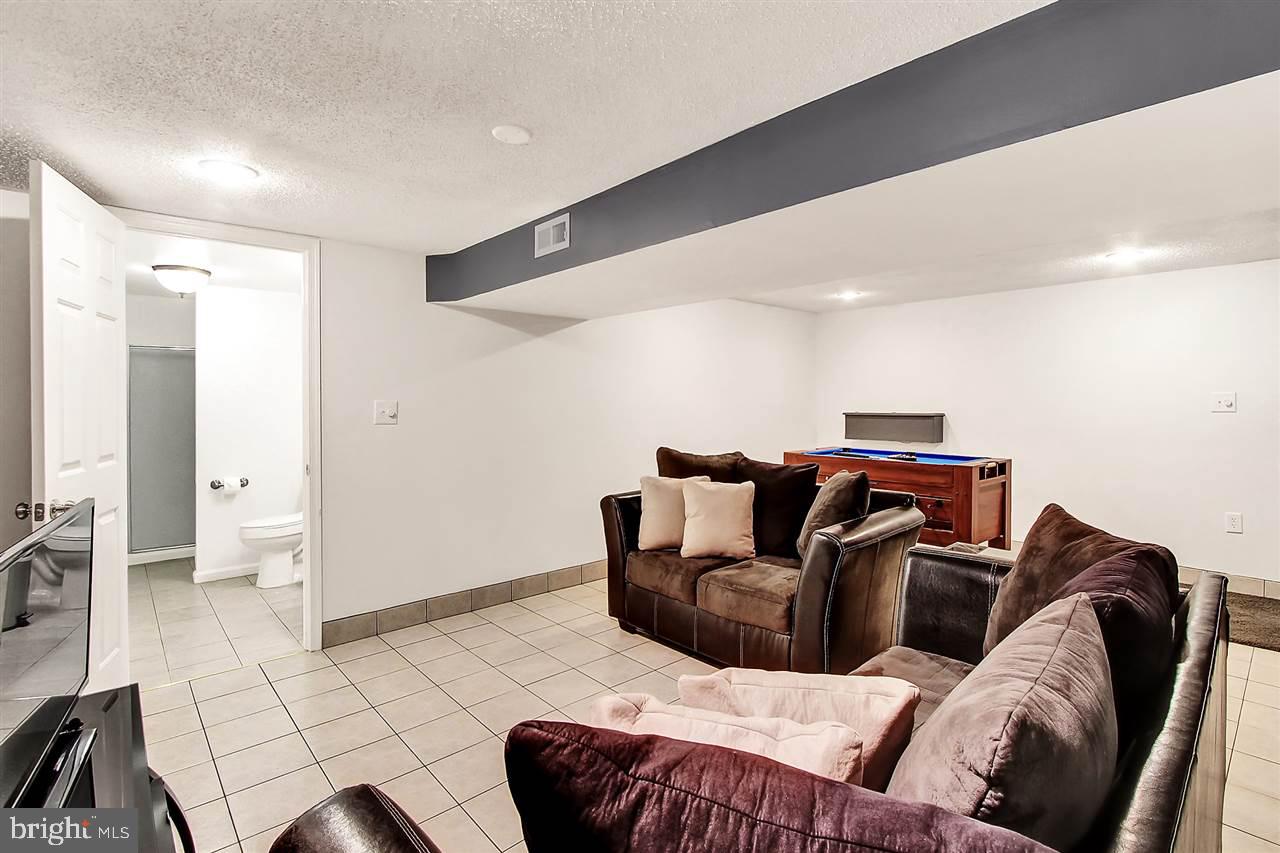 LEXINGTON MEADOWS - Residential