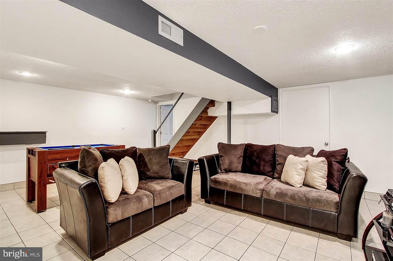 LEXINGTON MEADOWS - Residential