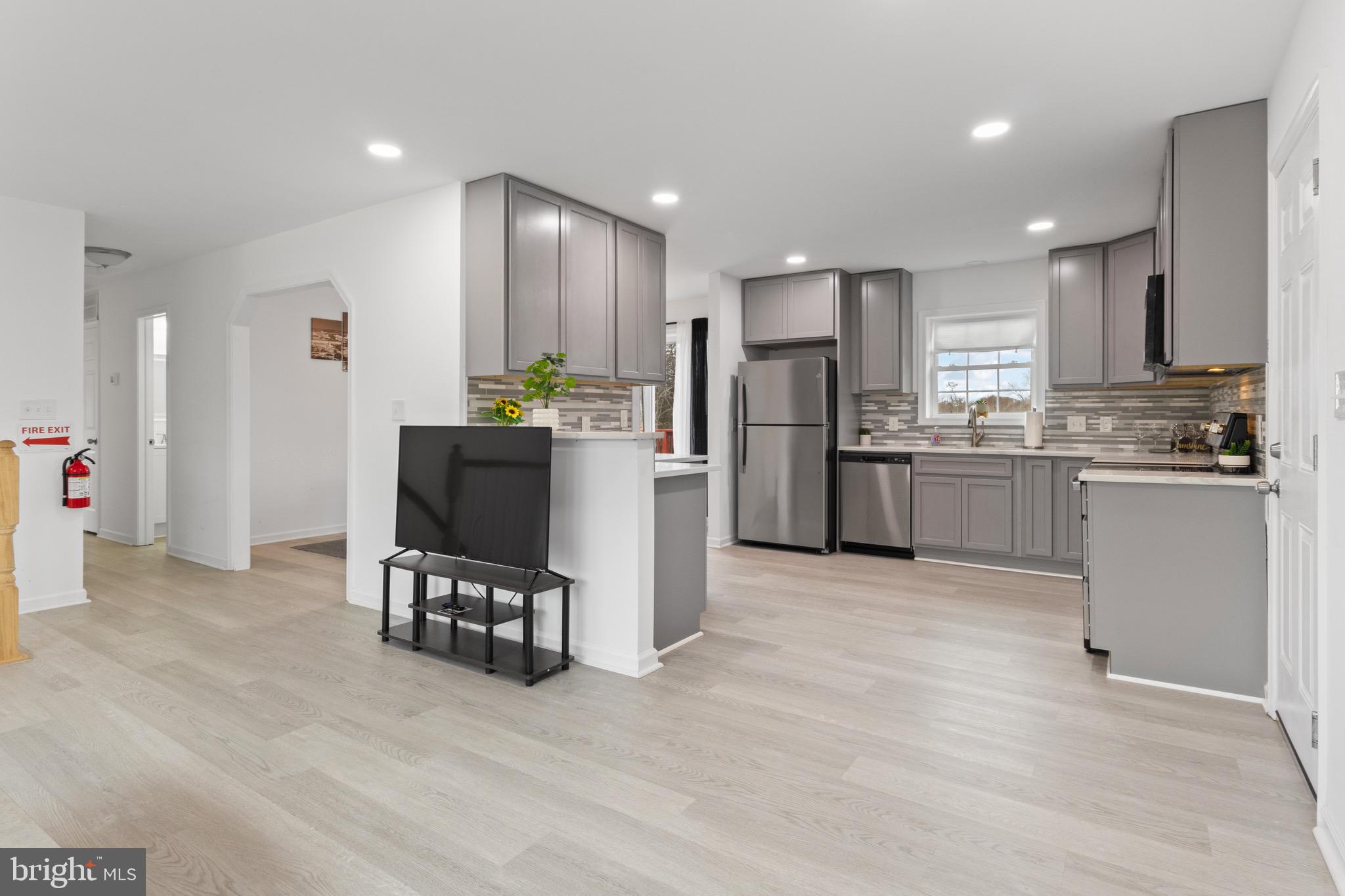 MARY-CATHERINE ESTATES - Residential