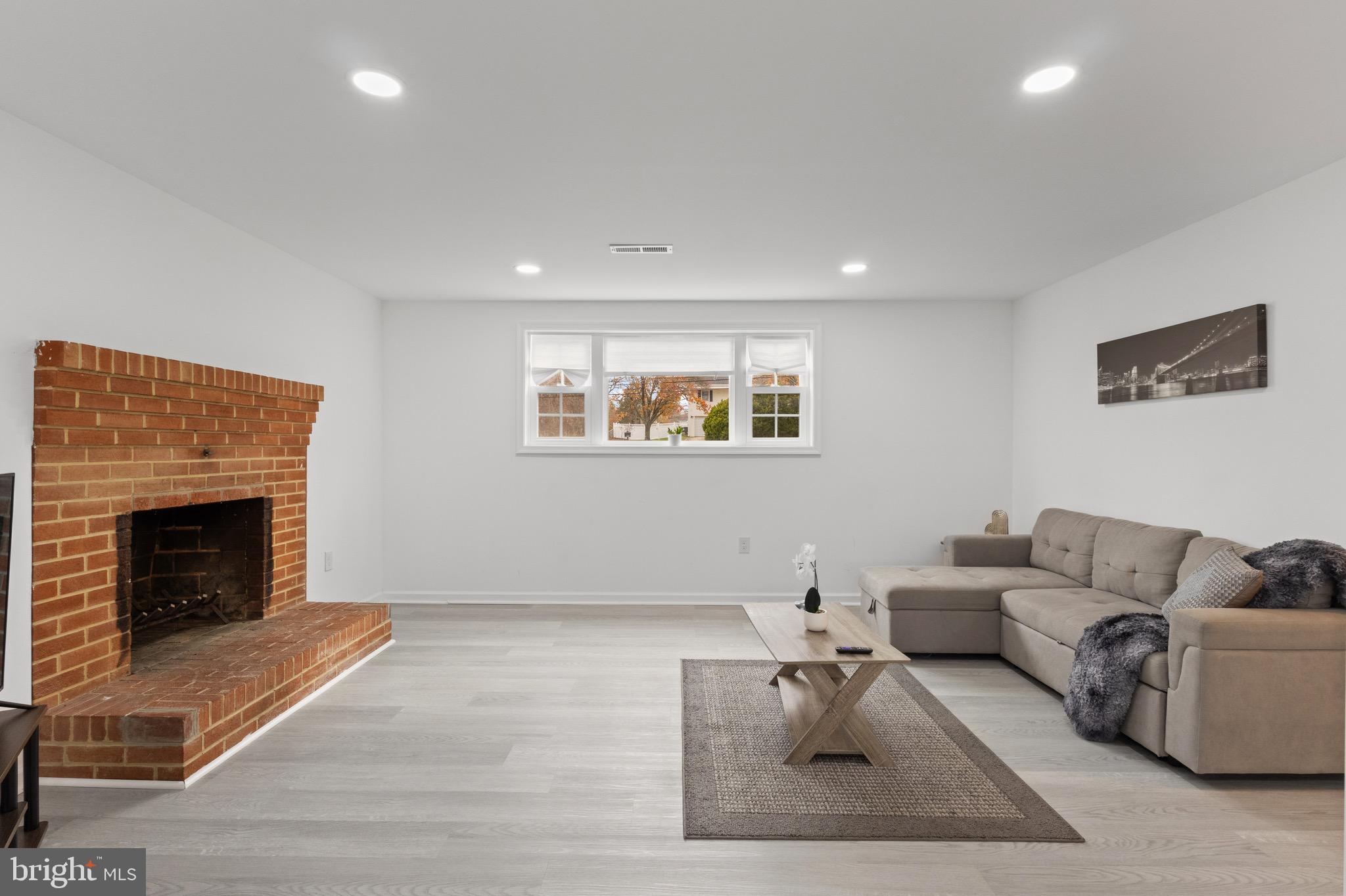 MARY-CATHERINE ESTATES - Residential