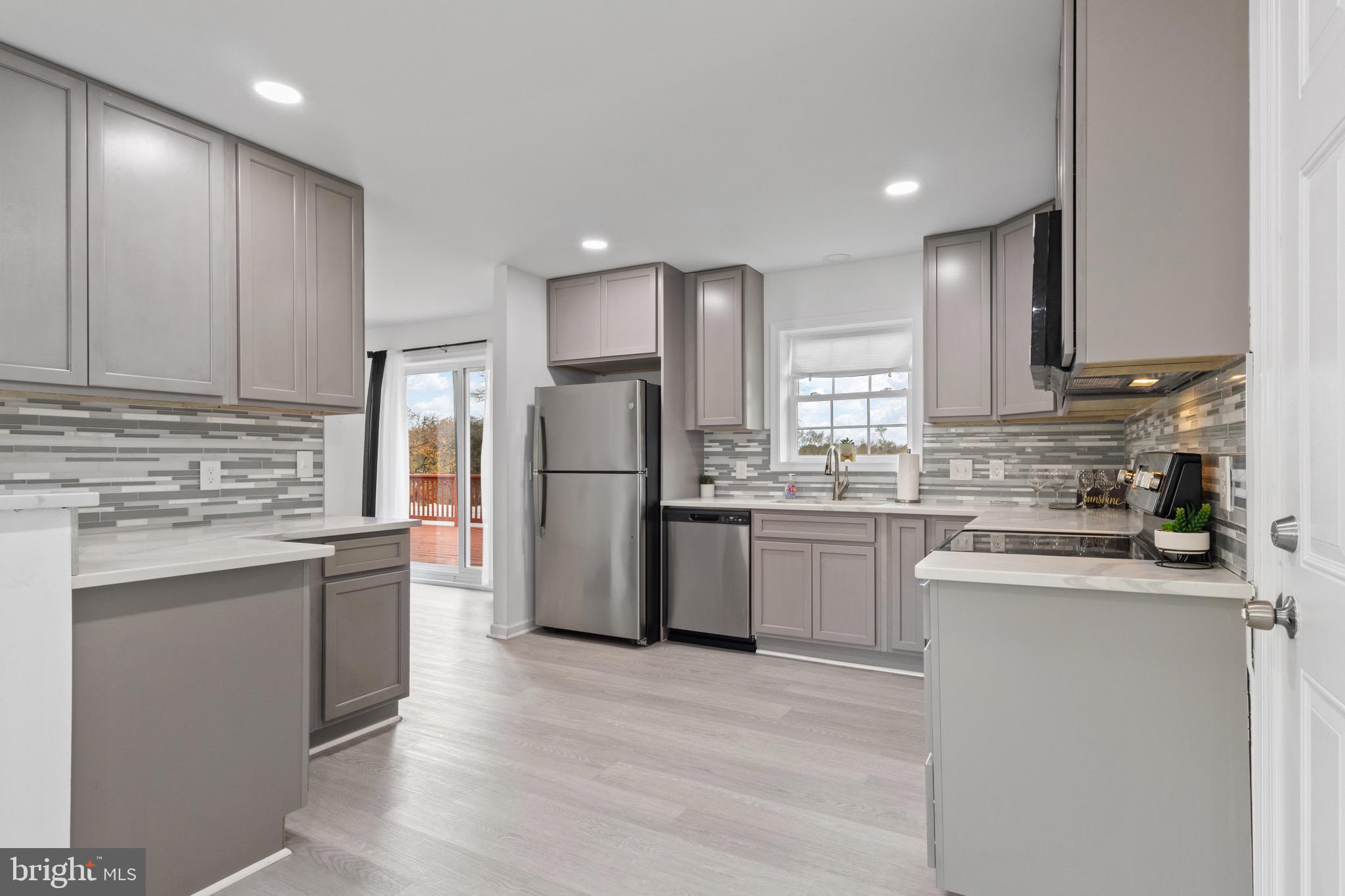 MARY-CATHERINE ESTATES - Residential