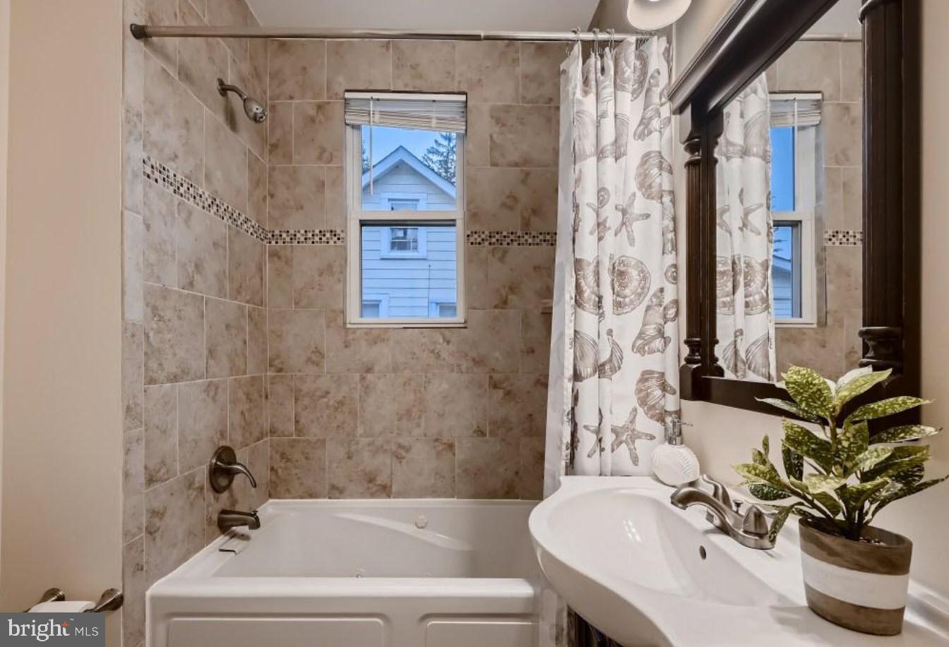 GWYNN OAK - Residential Lease