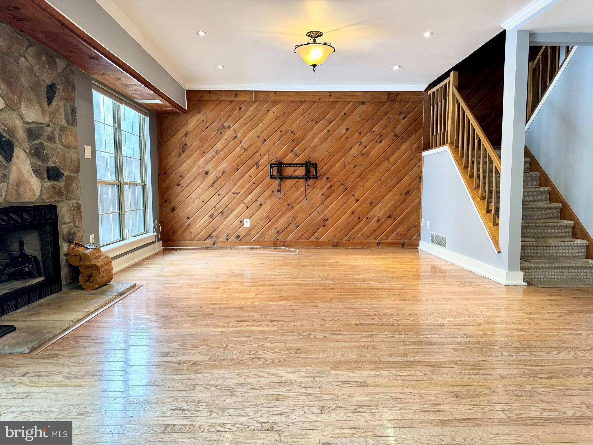 SAW MILL VALLEY - Residential Lease