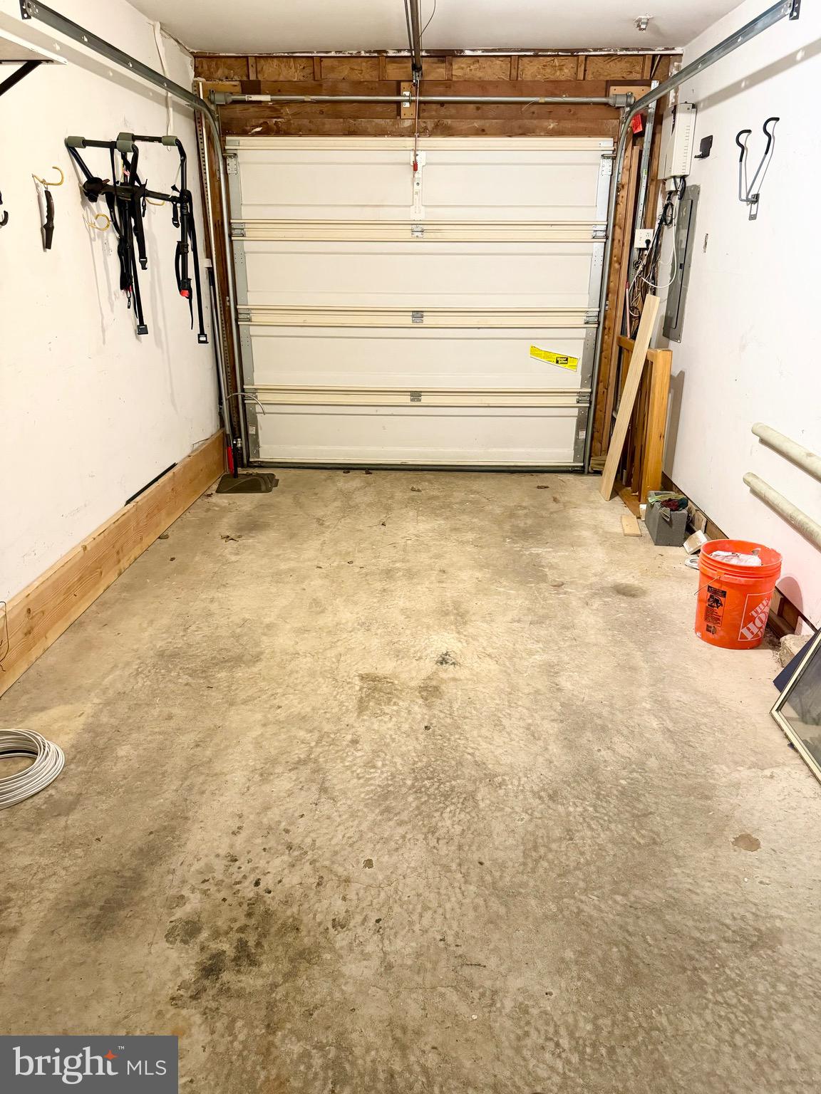 SAW MILL VALLEY - Residential Lease