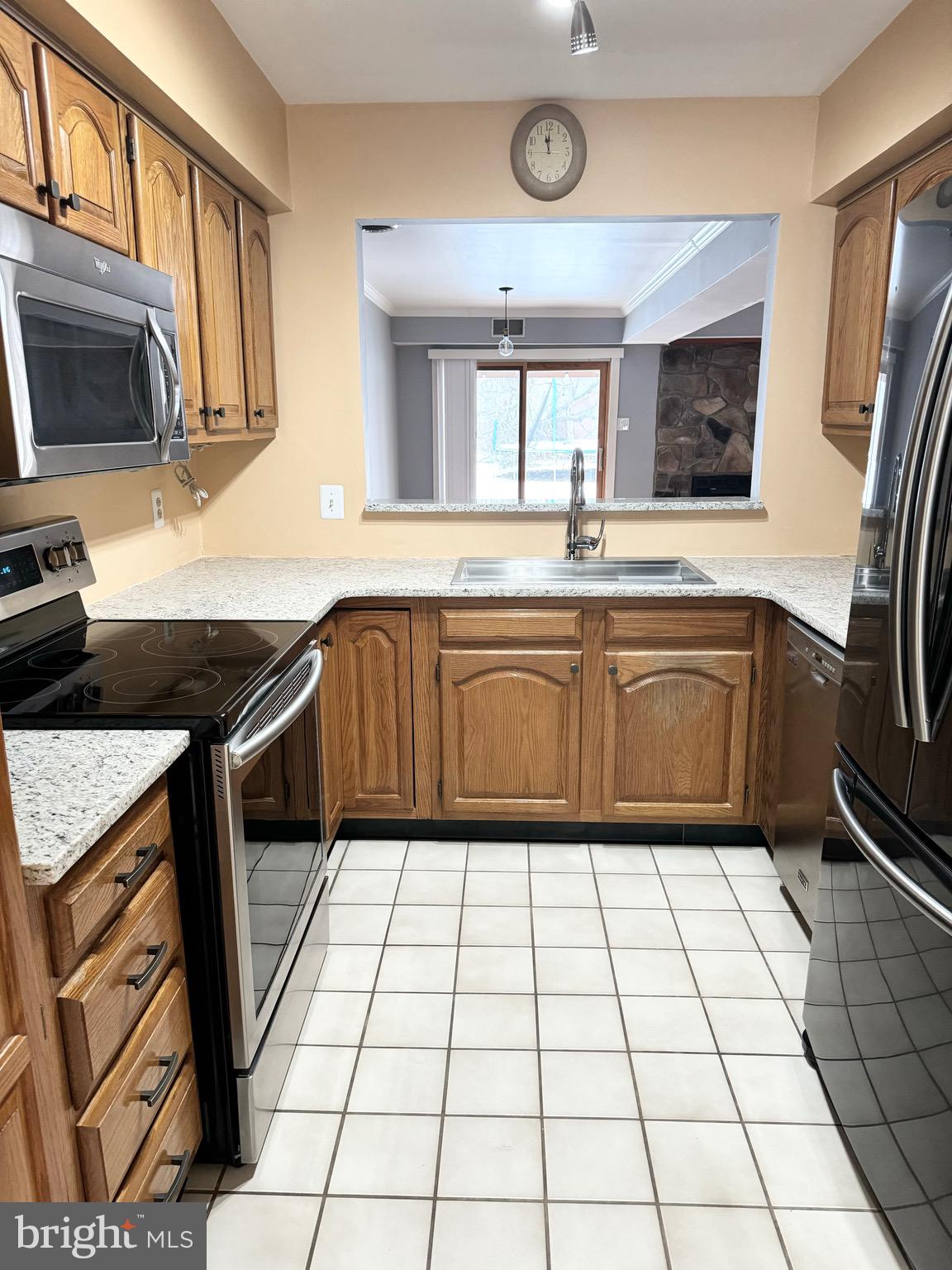 SAW MILL VALLEY - Residential Lease