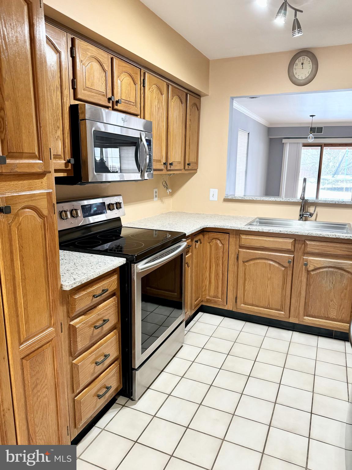 SAW MILL VALLEY - Residential Lease