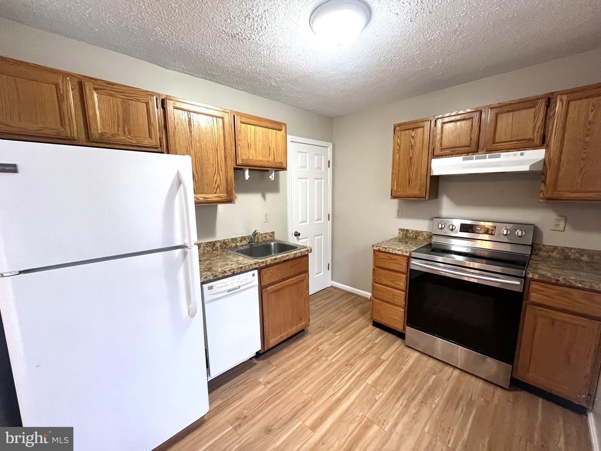 AVALON SHORES - Residential Lease