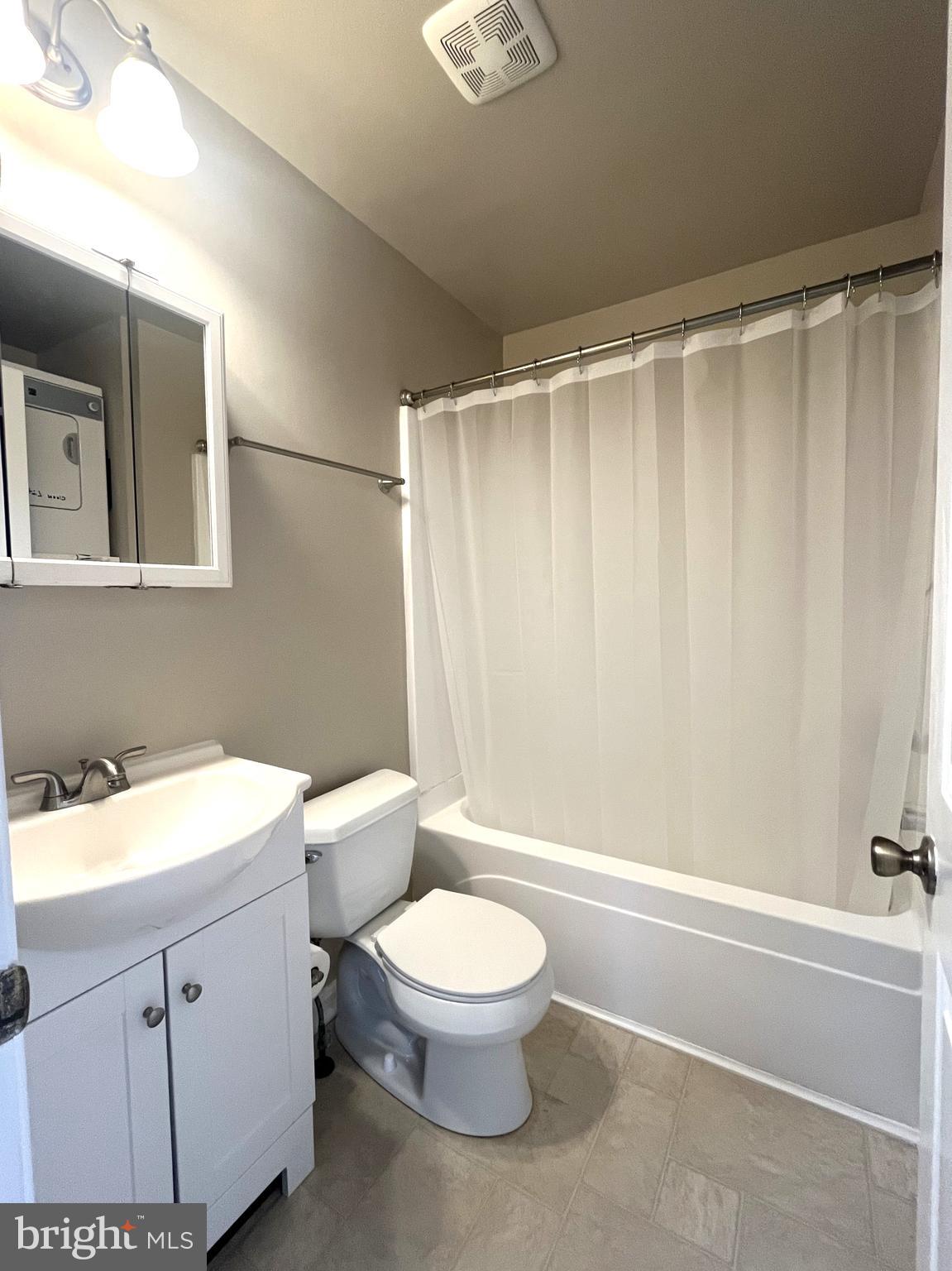 AVALON SHORES - Residential Lease