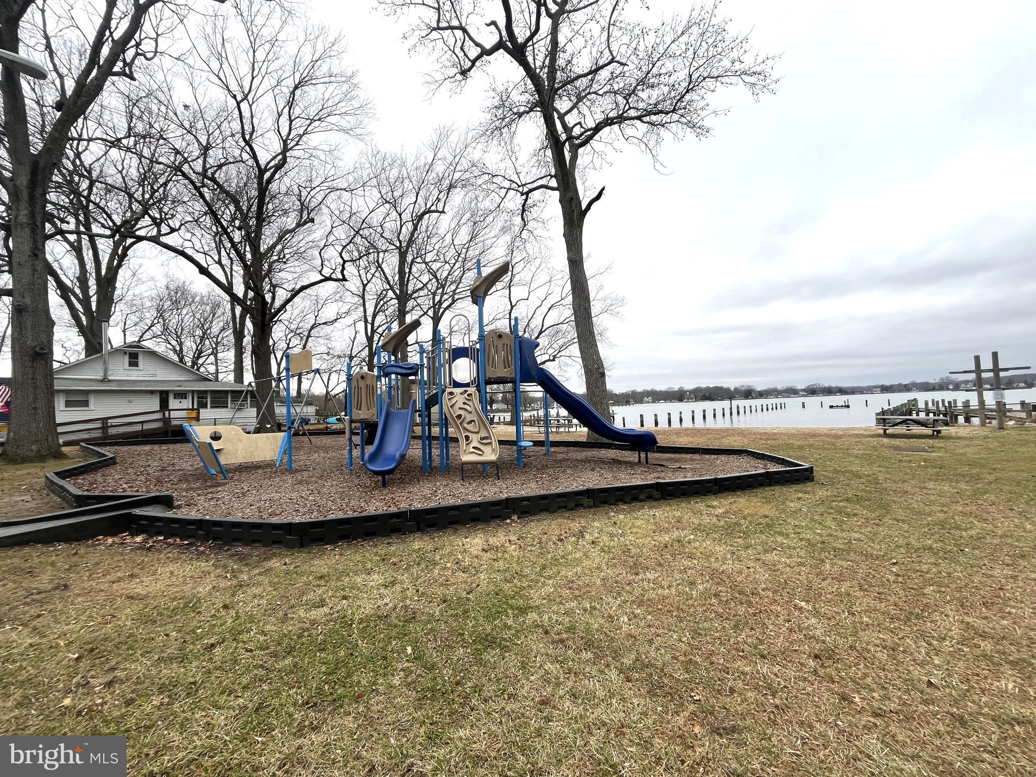 AVALON SHORES - Residential Lease