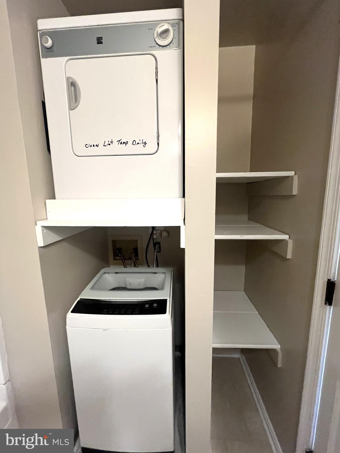 AVALON SHORES - Residential Lease