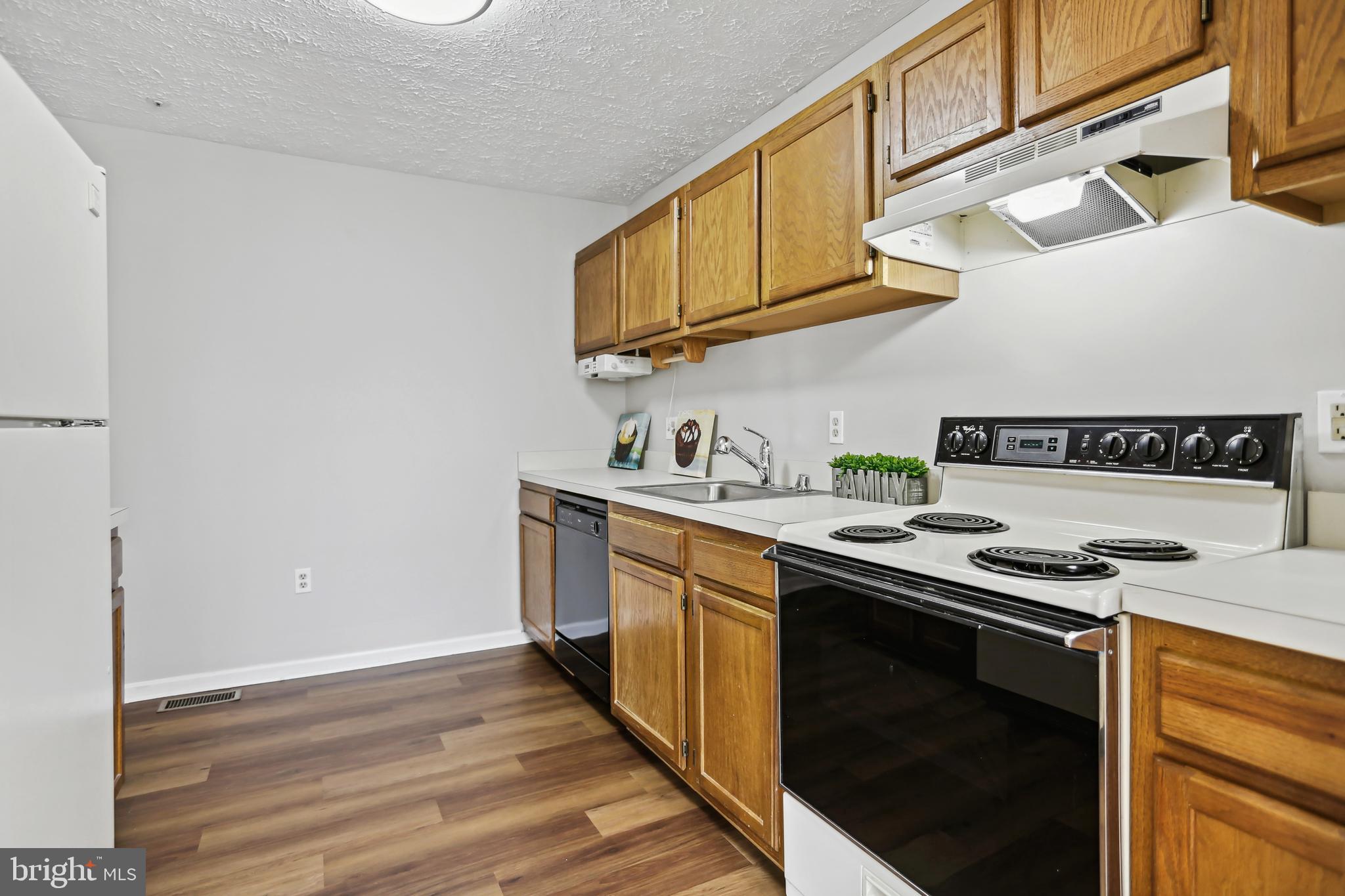 MARLBORO MEADOWS - Residential