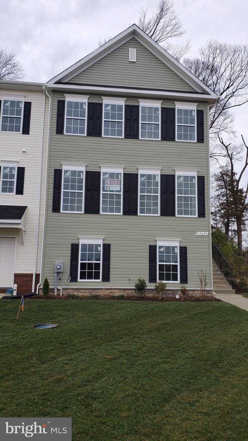 ELIZABETH HILLS - Residential