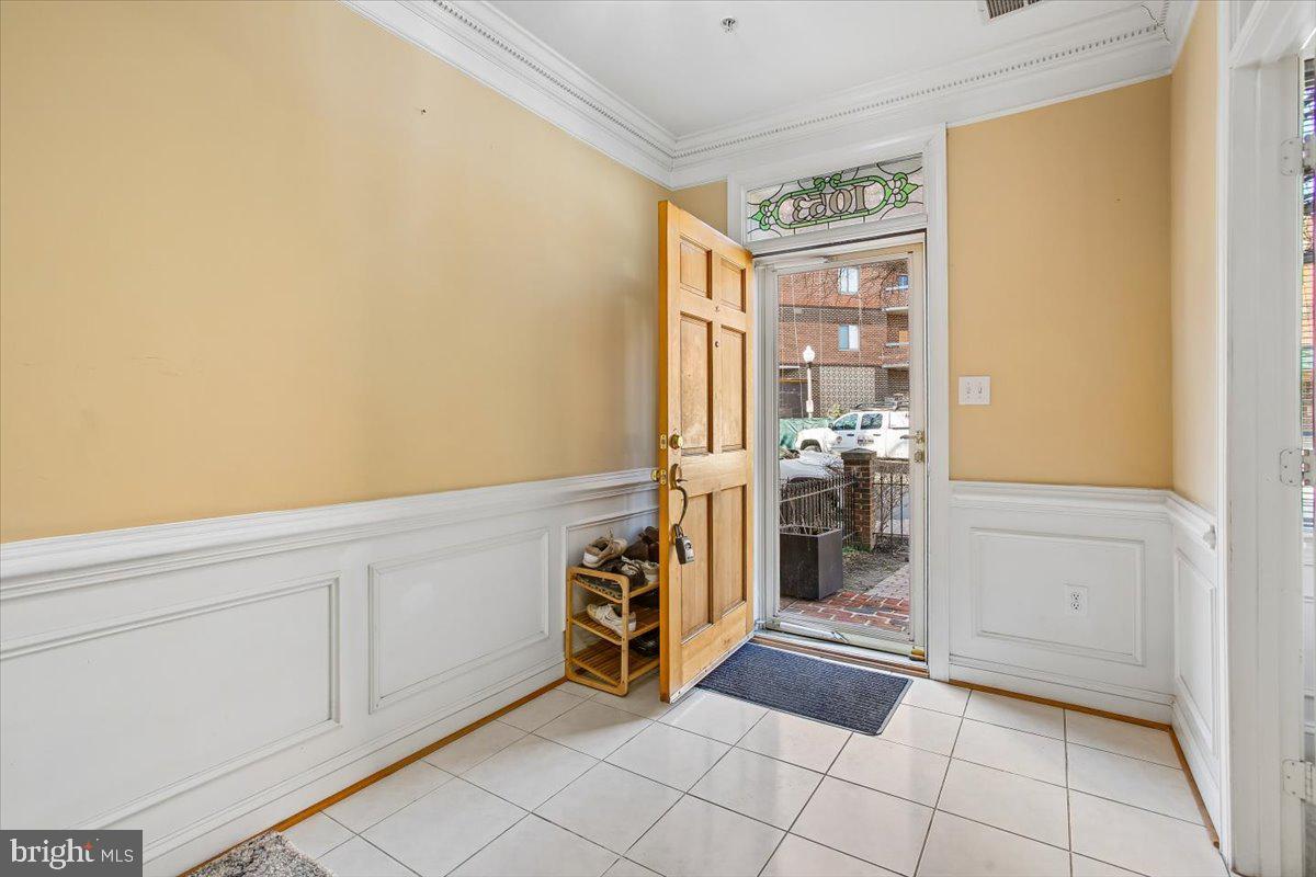 1053 N STUART STREET