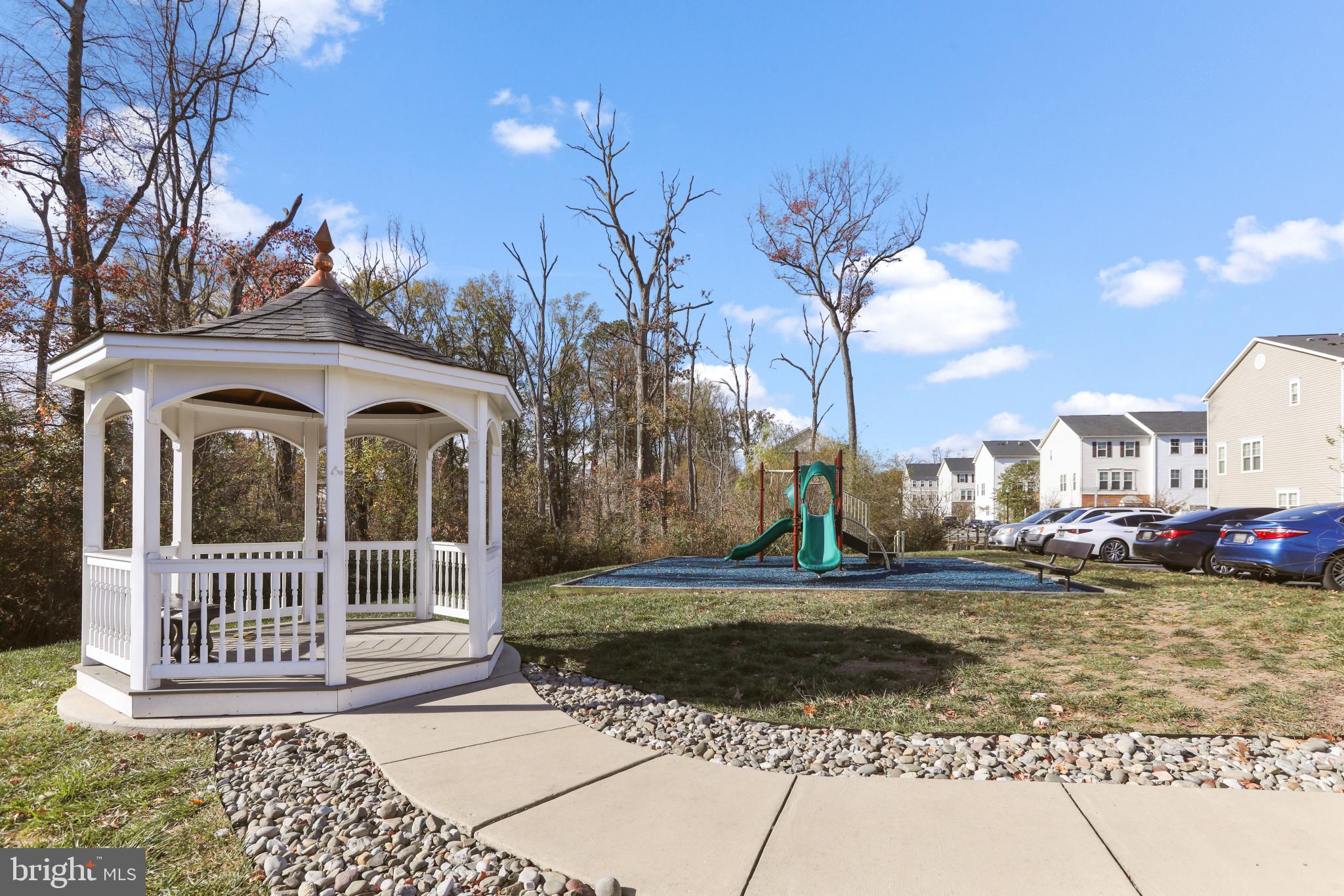 OAKVIEW VILLAGE - Residential