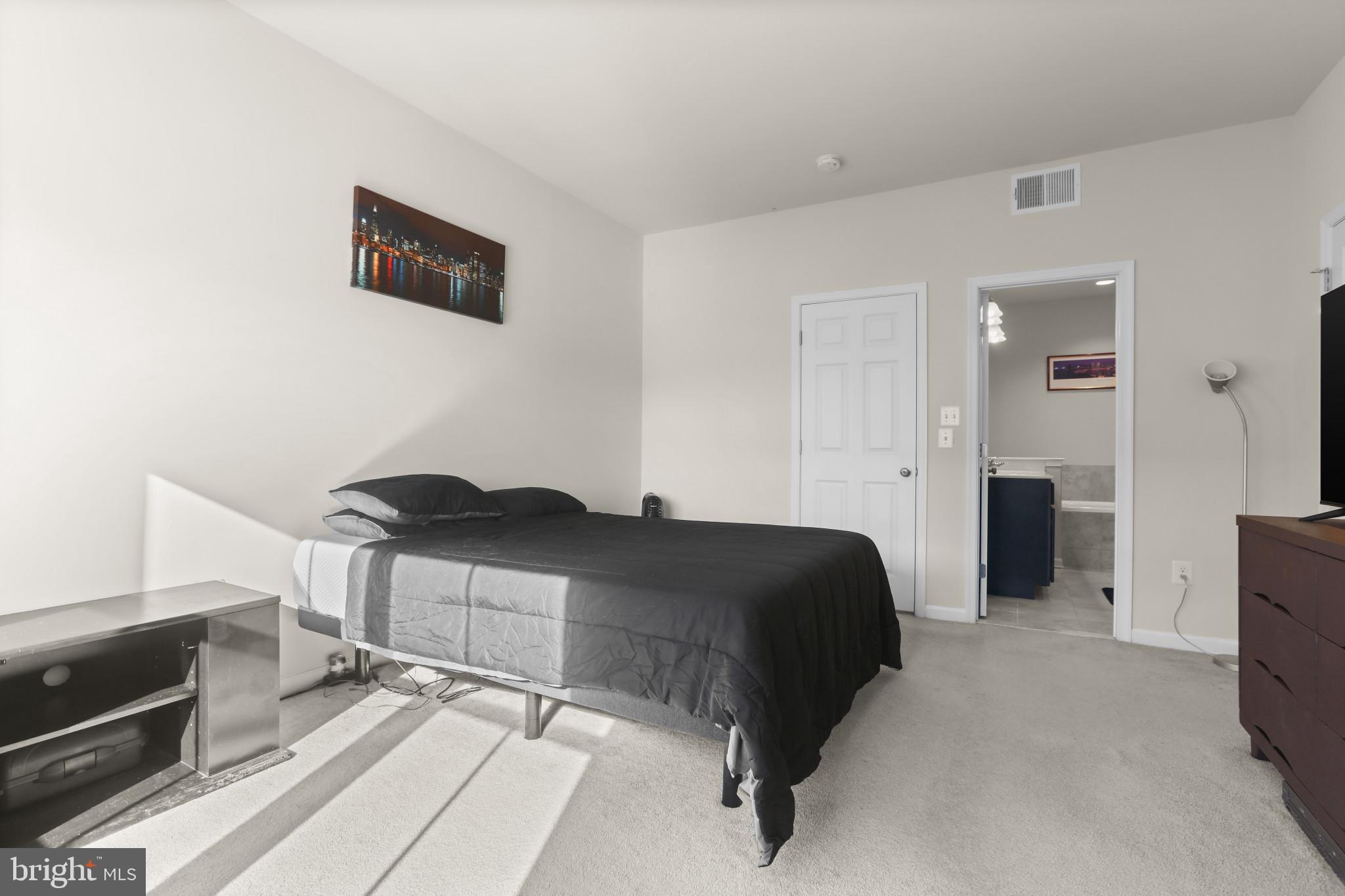 OAKVIEW VILLAGE - Residential
