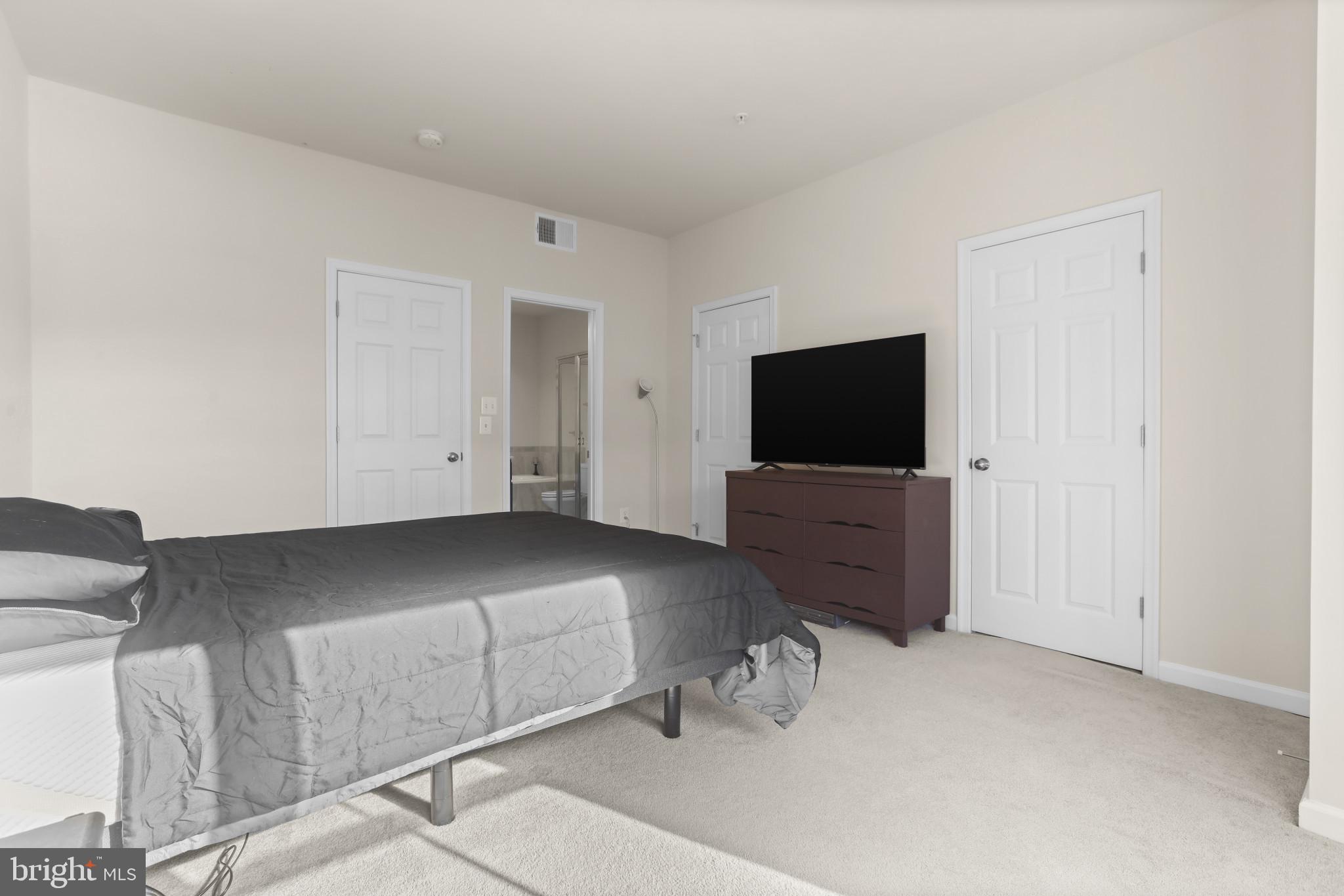 OAKVIEW VILLAGE - Residential