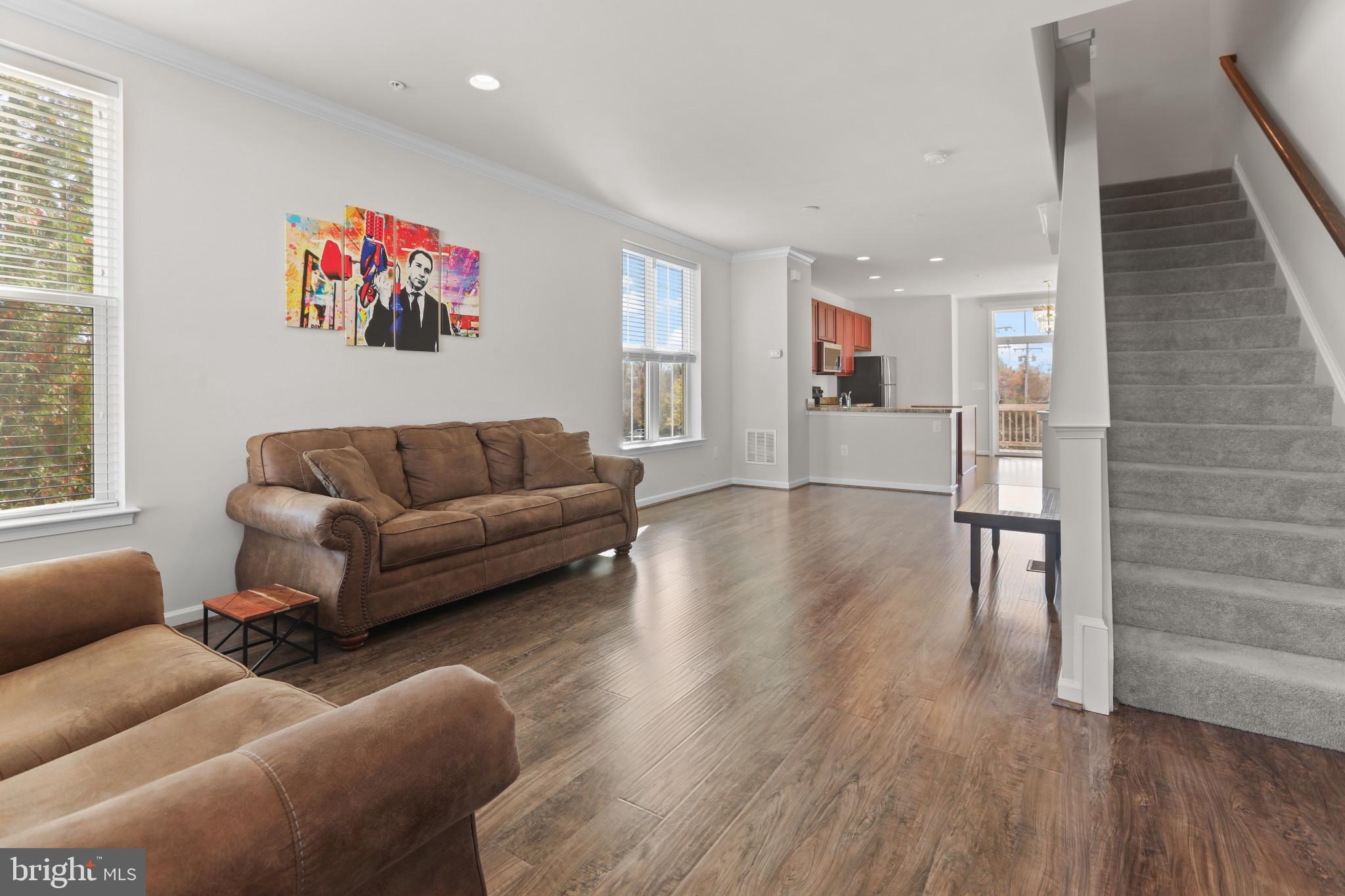 OAKVIEW VILLAGE - Residential