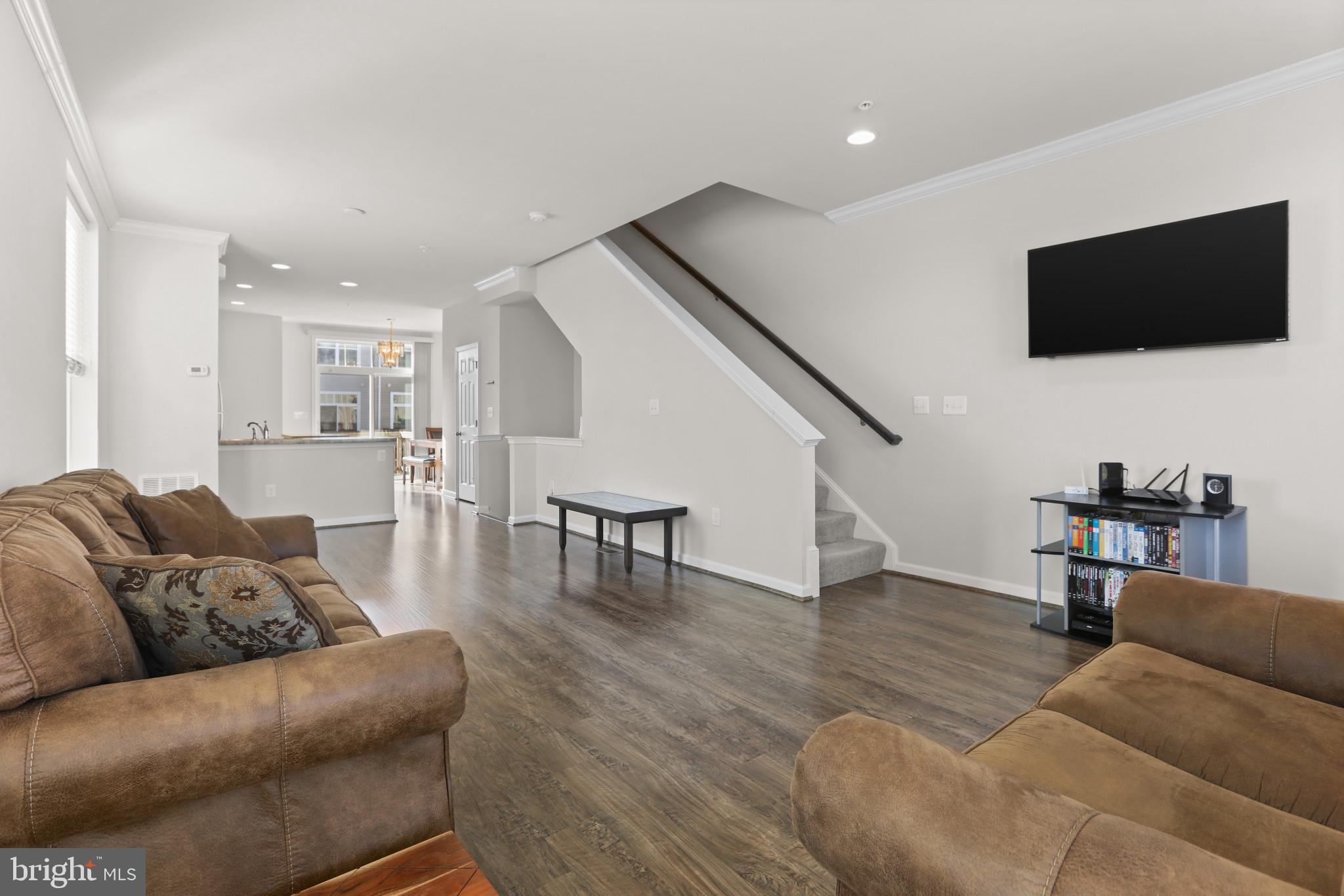 OAKVIEW VILLAGE - Residential