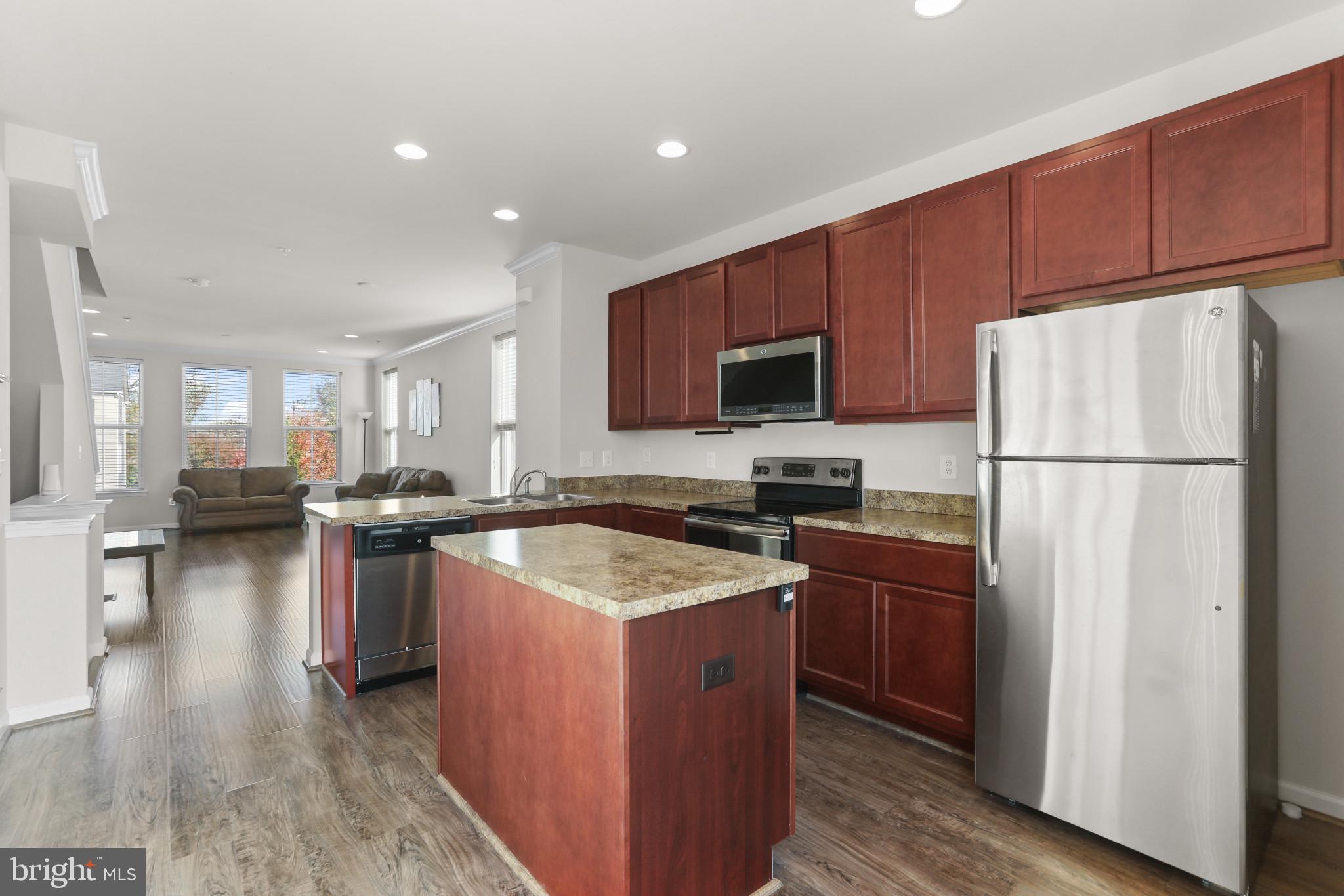 OAKVIEW VILLAGE - Residential