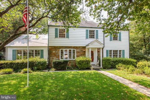 Photo of 8914 Montgomery Avenue, Chevy Chase, MD 20815 (MLS # MDMC2131472)